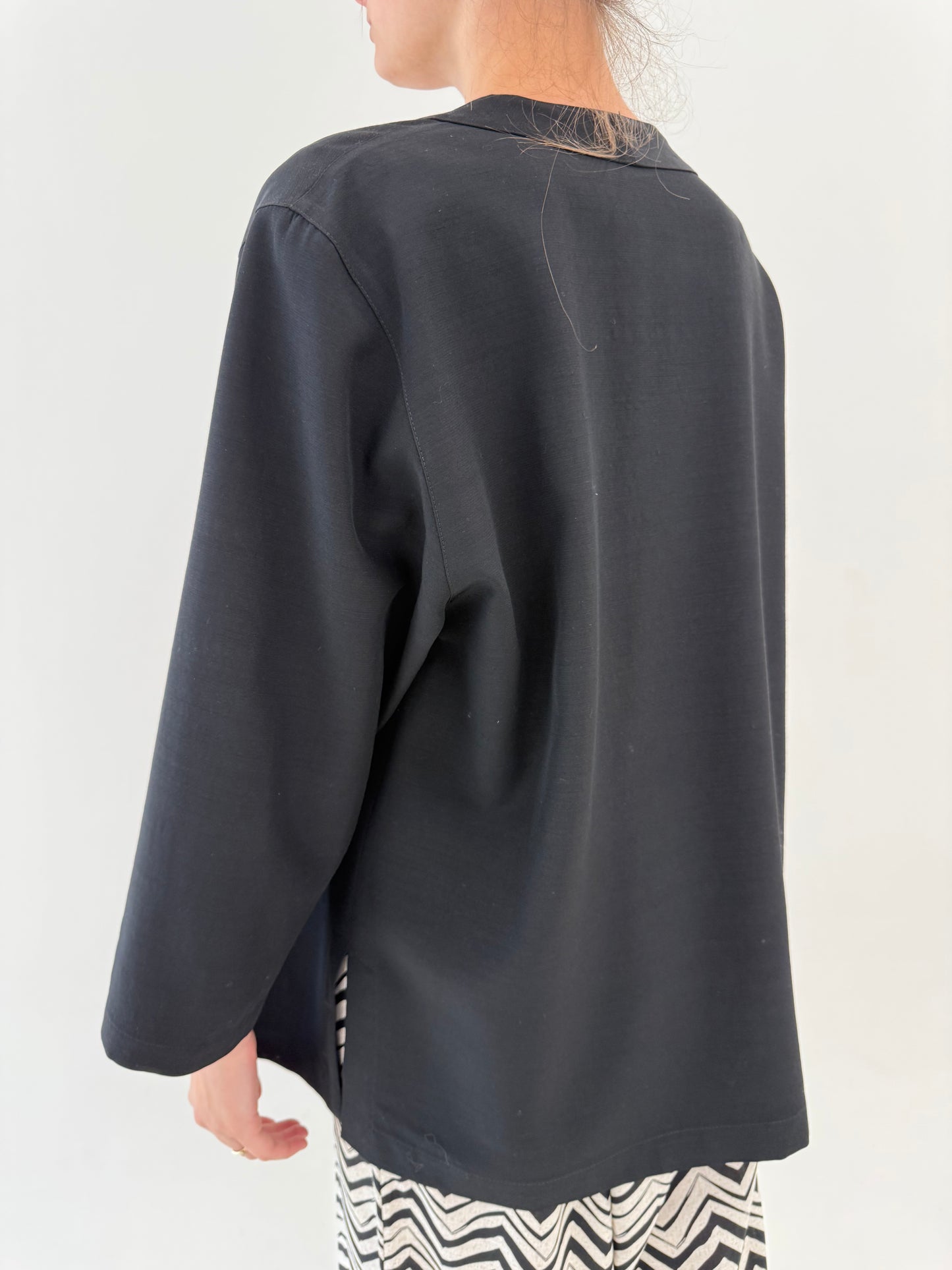Blazer de inspirație asiatică de sezon cald negru