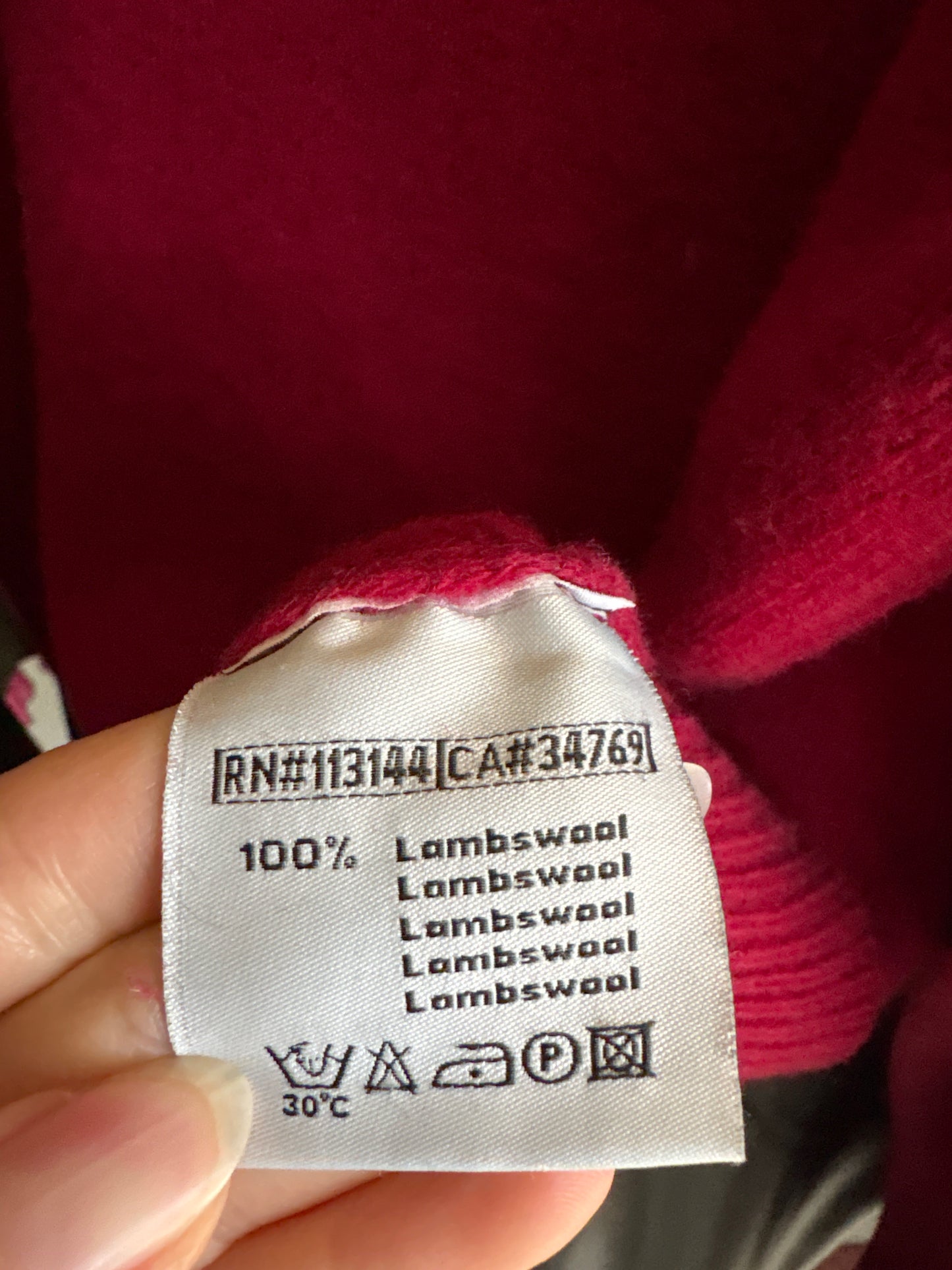 Pulover italian rasberry red din lana extrafina de gramaj mare