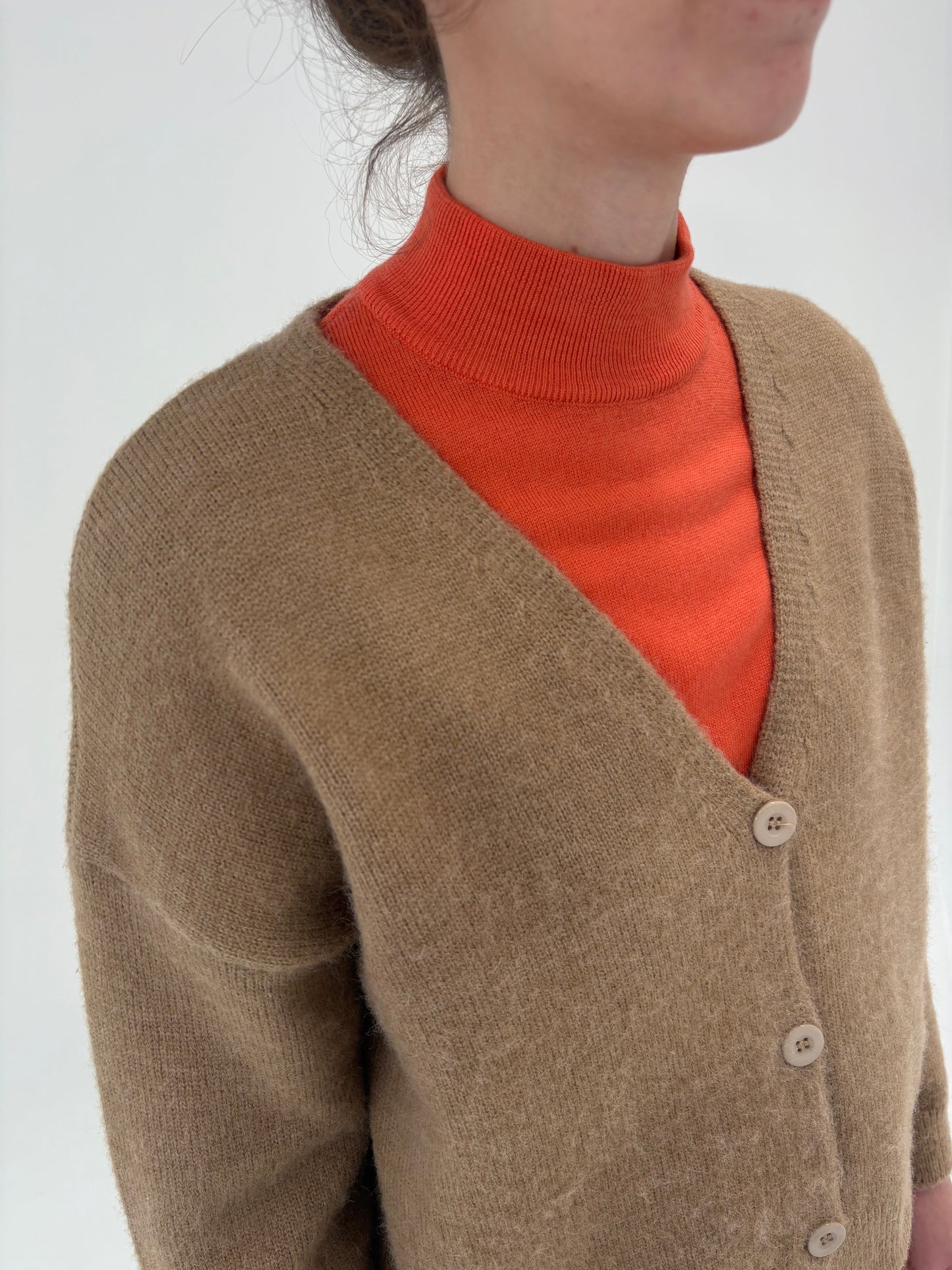Cardigan camel în croi lejer din lana extrafina de gramaj mare