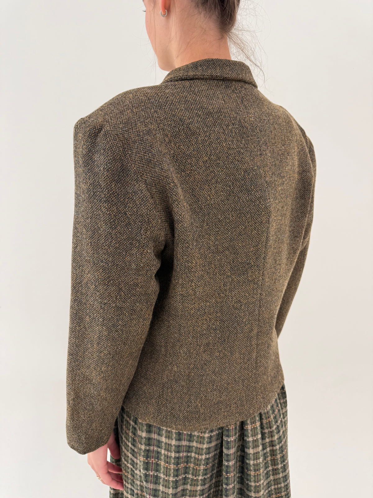 Sacou italian cu revere late din tweed Donegal cu negru și camel din lana extrafina