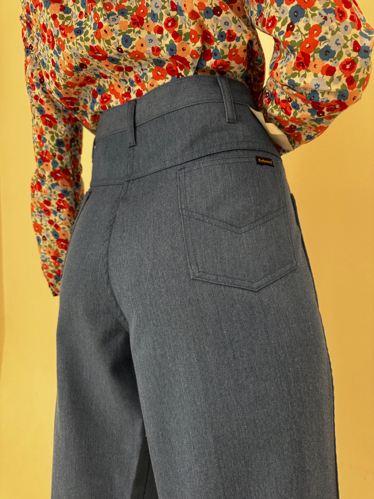 Jeans tall old vintage anii 70 noi cu etichetă ușor evazați din material excepțional
