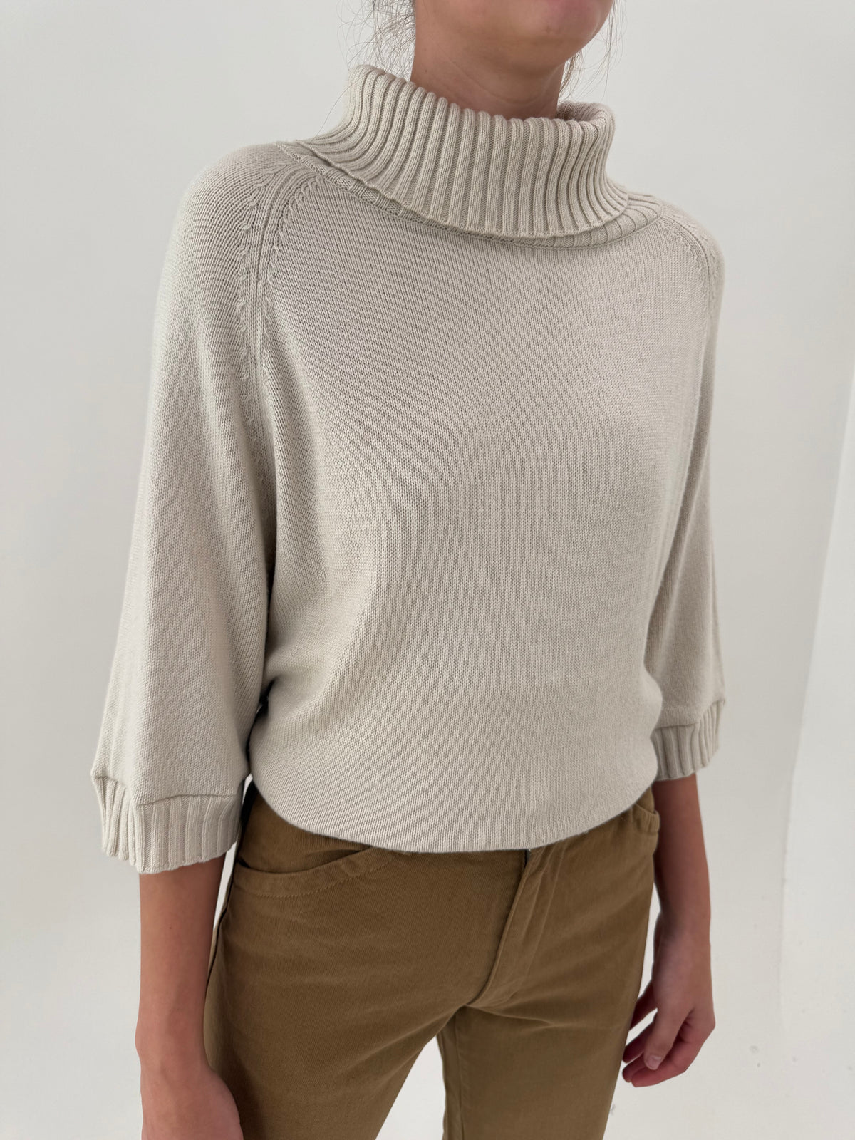 Maleta off white din lana extrafina în croi oversized
