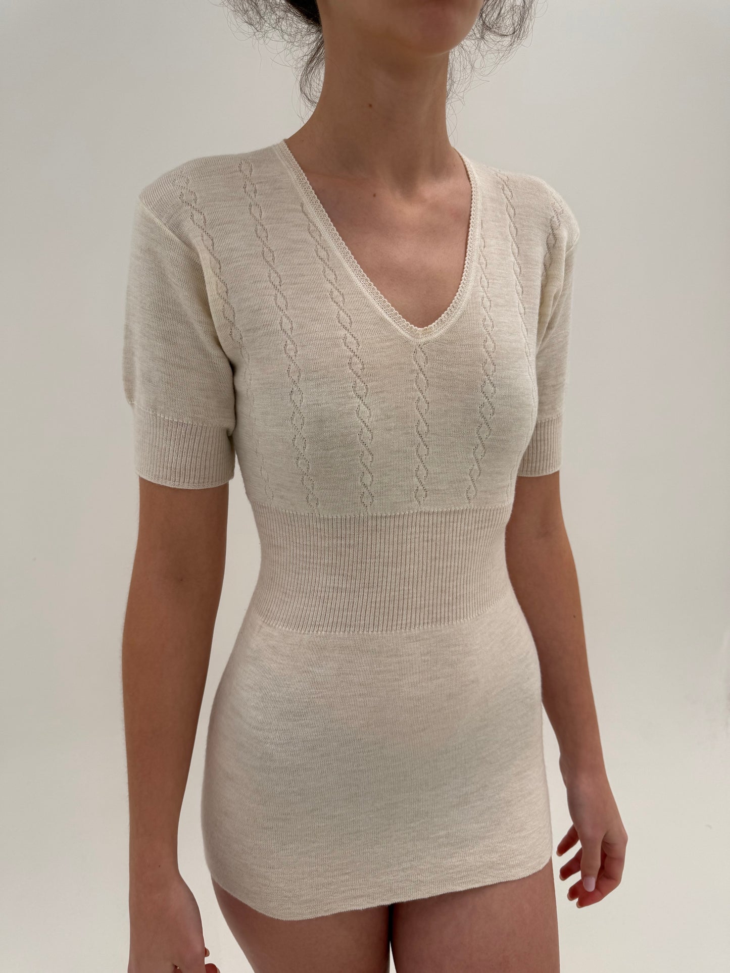 Top cambrat italian din lana extrafina irestringibila