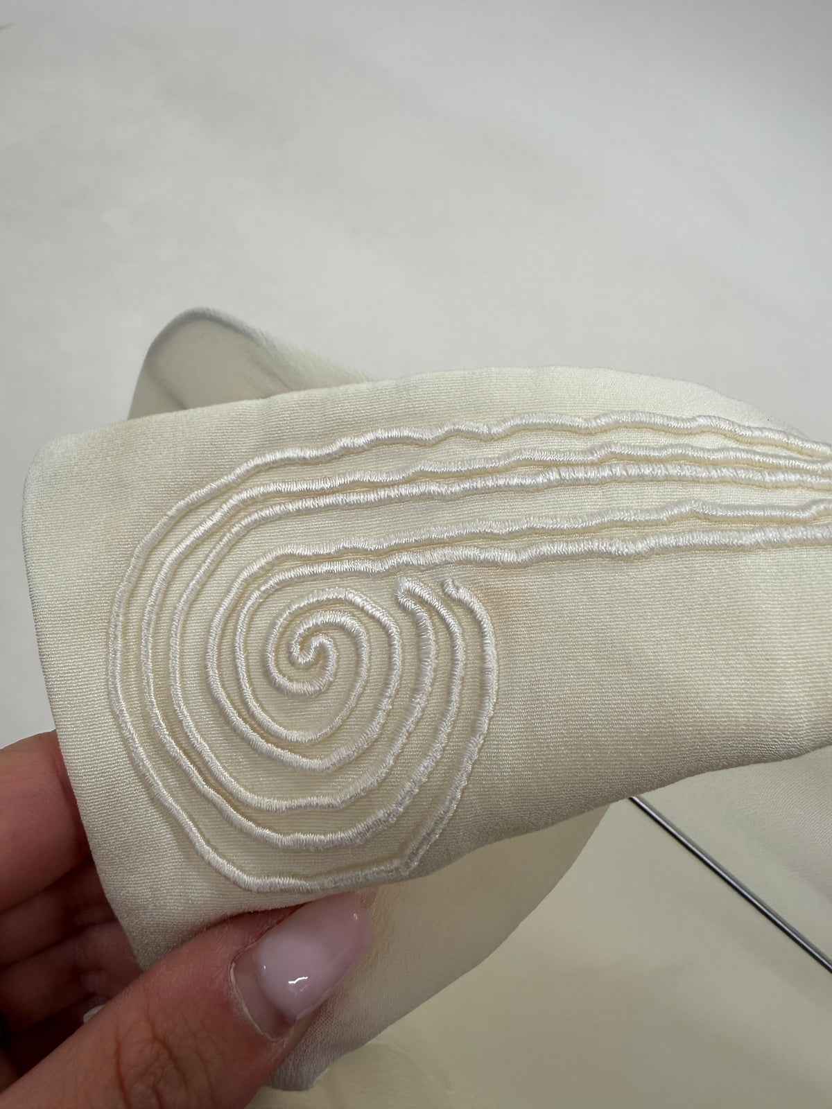 Cămașa vintage excepțională Pierre Cardin cu lucrătură 3D elaborată