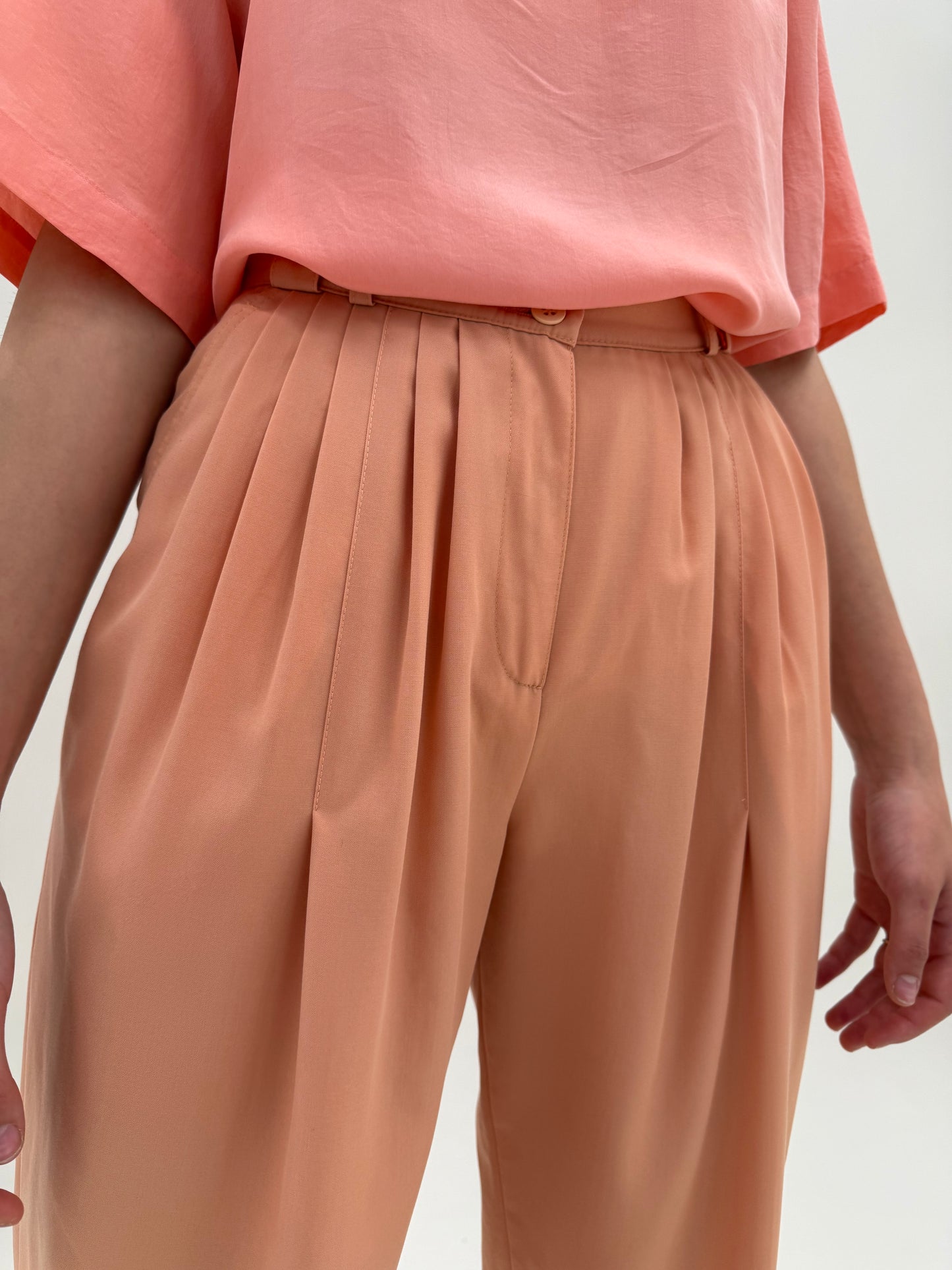 Pantaloni vintage tall cu pense și talie ultra înaltă și volum superb