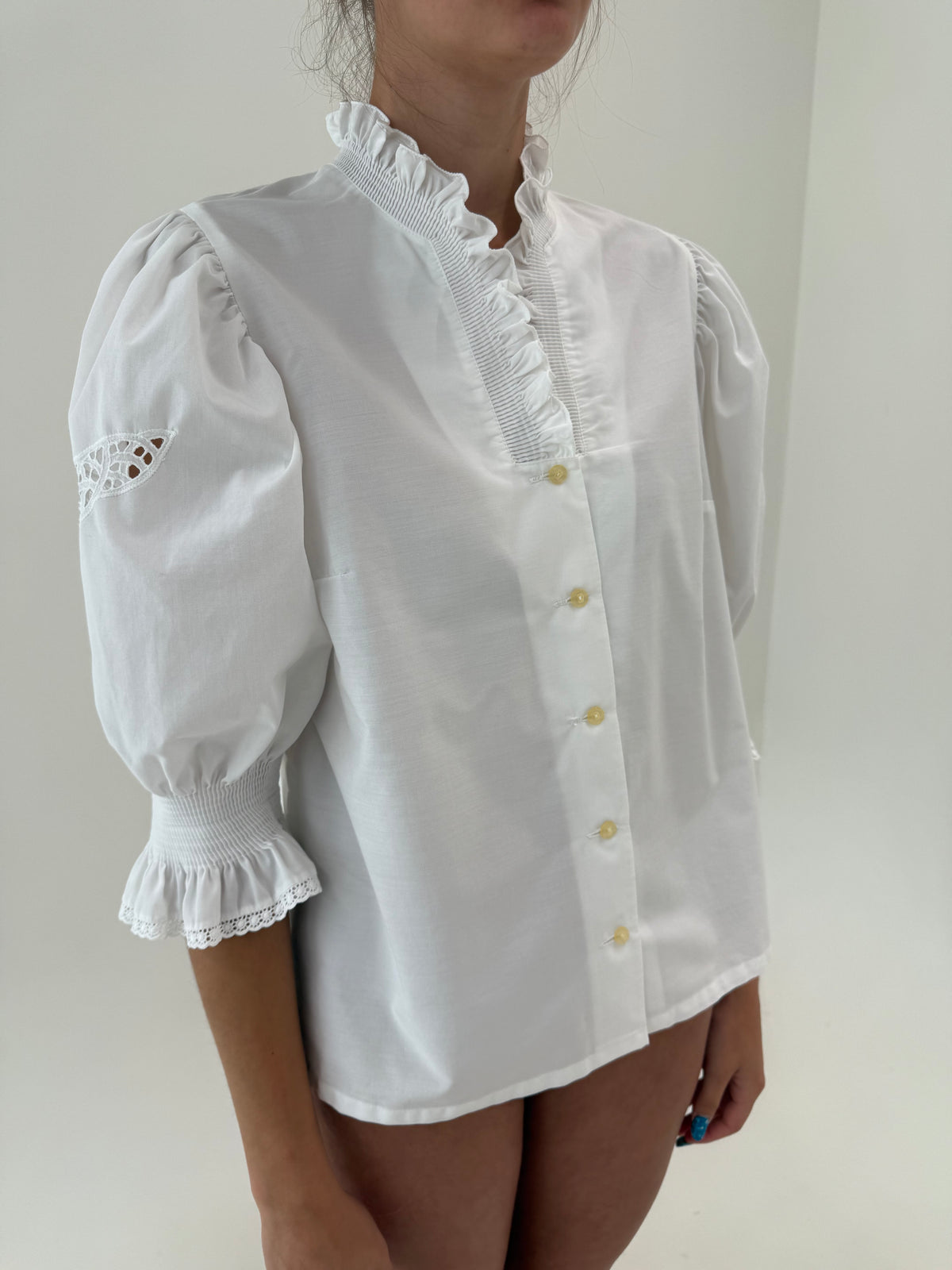 Cămașa vintage cu mâneci bufante din bumbac premium cu broderie anglaise