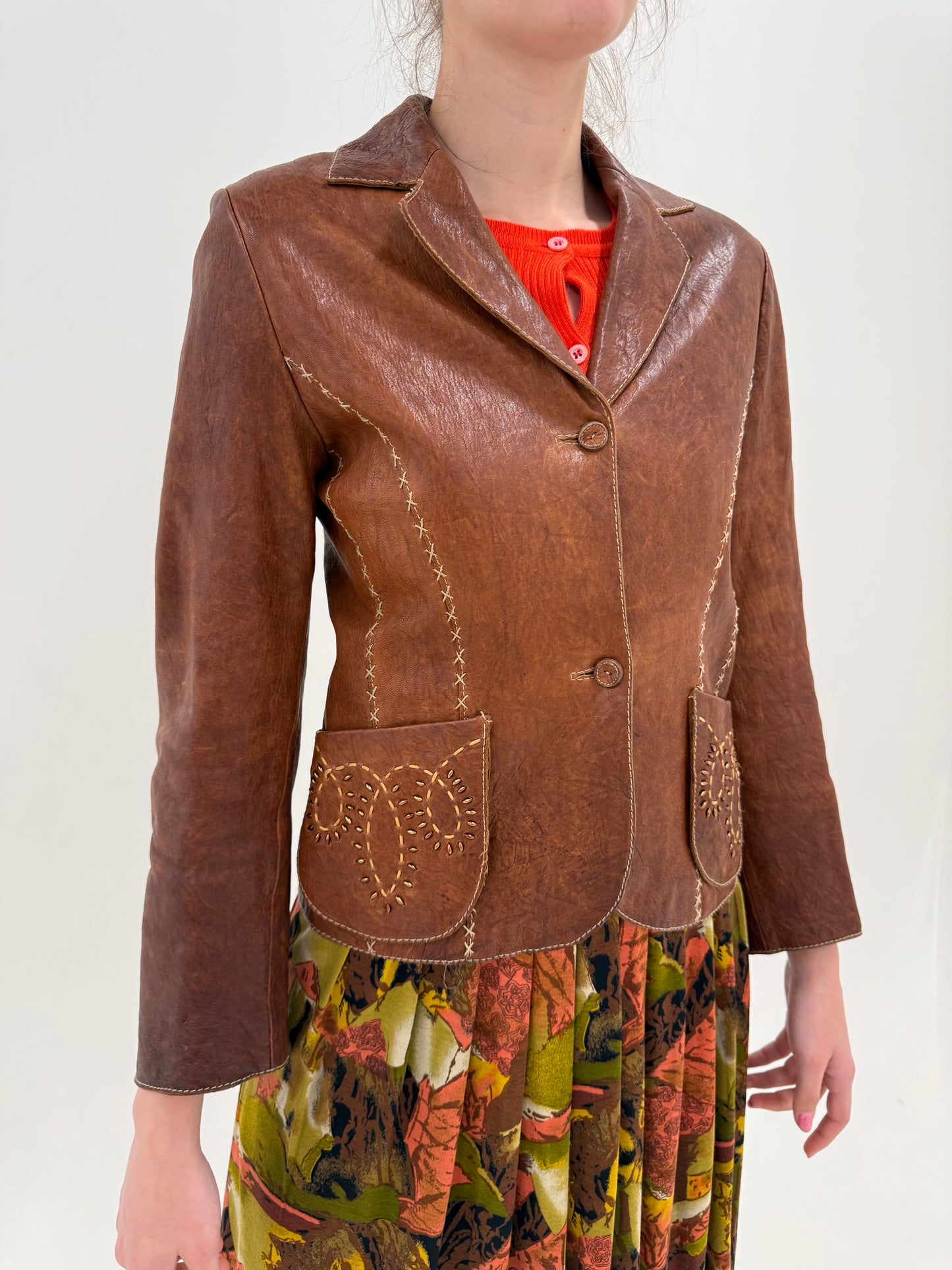 Sacou italian cambrat din piele naturală maro cu finish super în trend