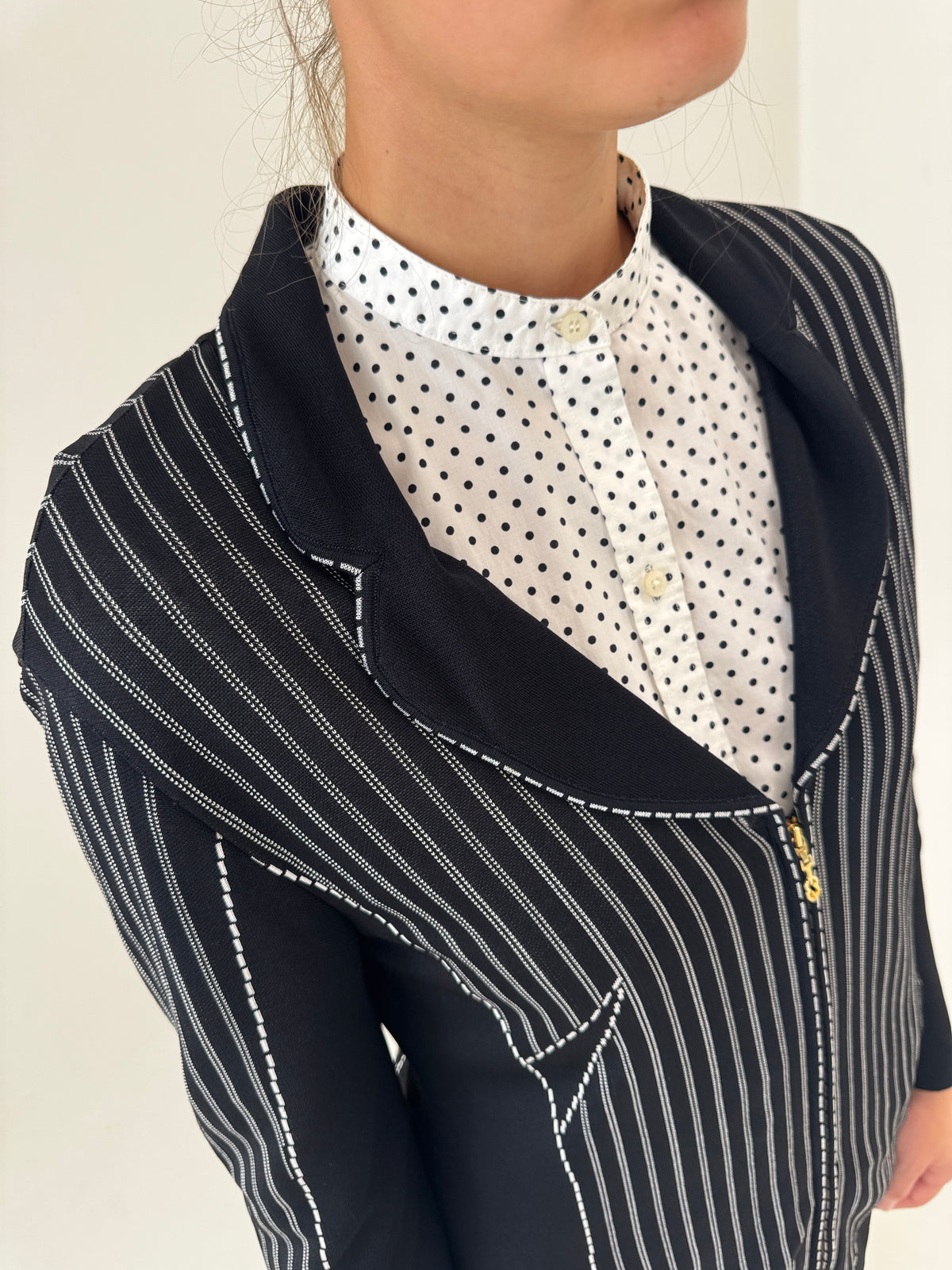 Jacheta Escada din tricot dens Navy cu dungi fine verticale business casual
