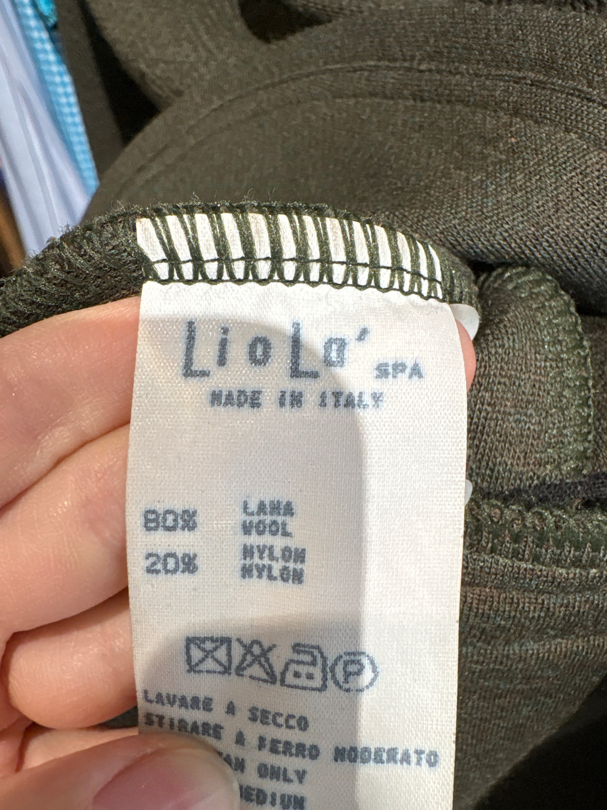 Jacheta de brand luxury Liola din tricot de lana texturată extrafina și nasturi aurii