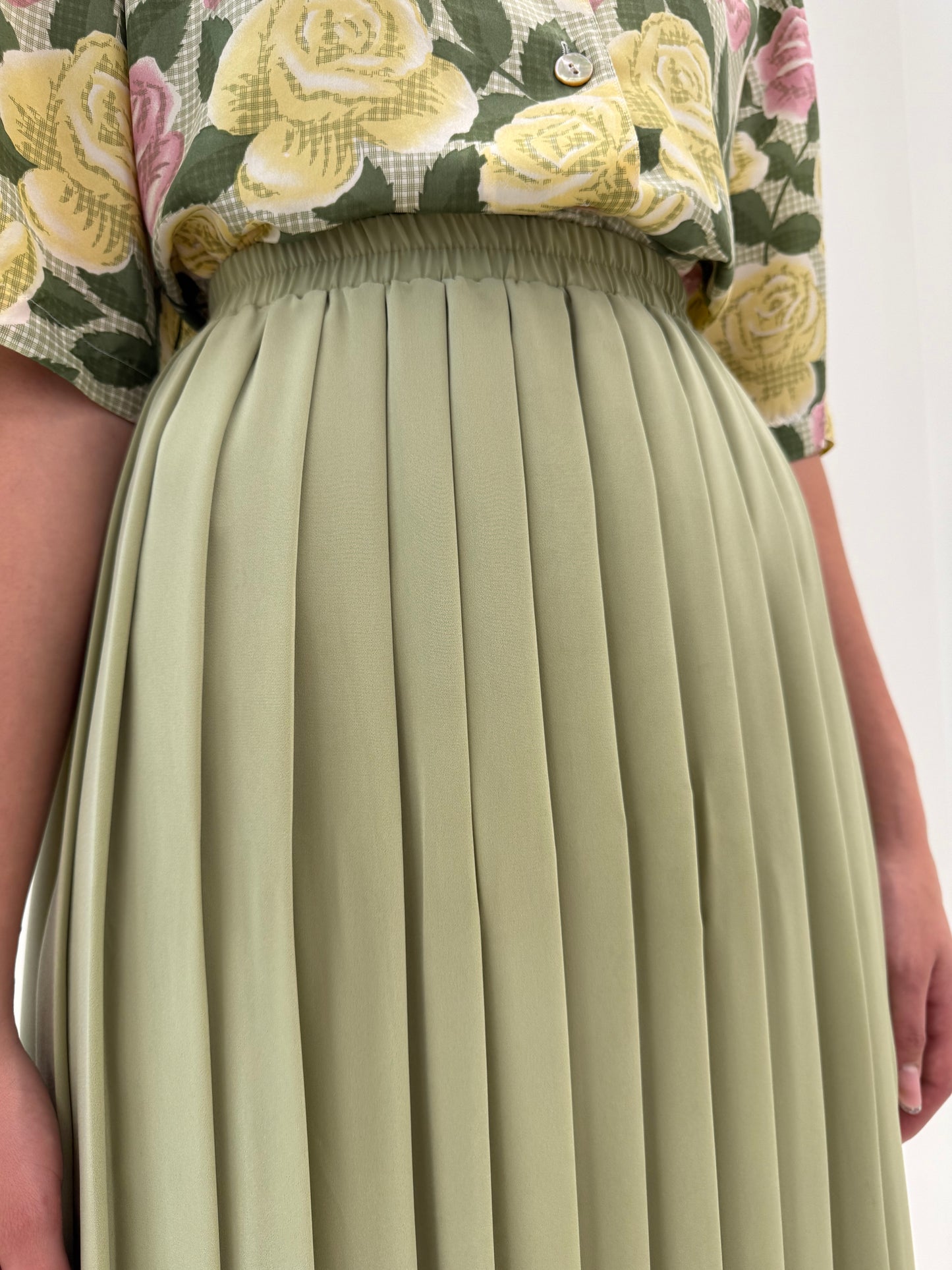 Fustă vintage plisată Sage green cu talie ultra înaltă elastică midi lung