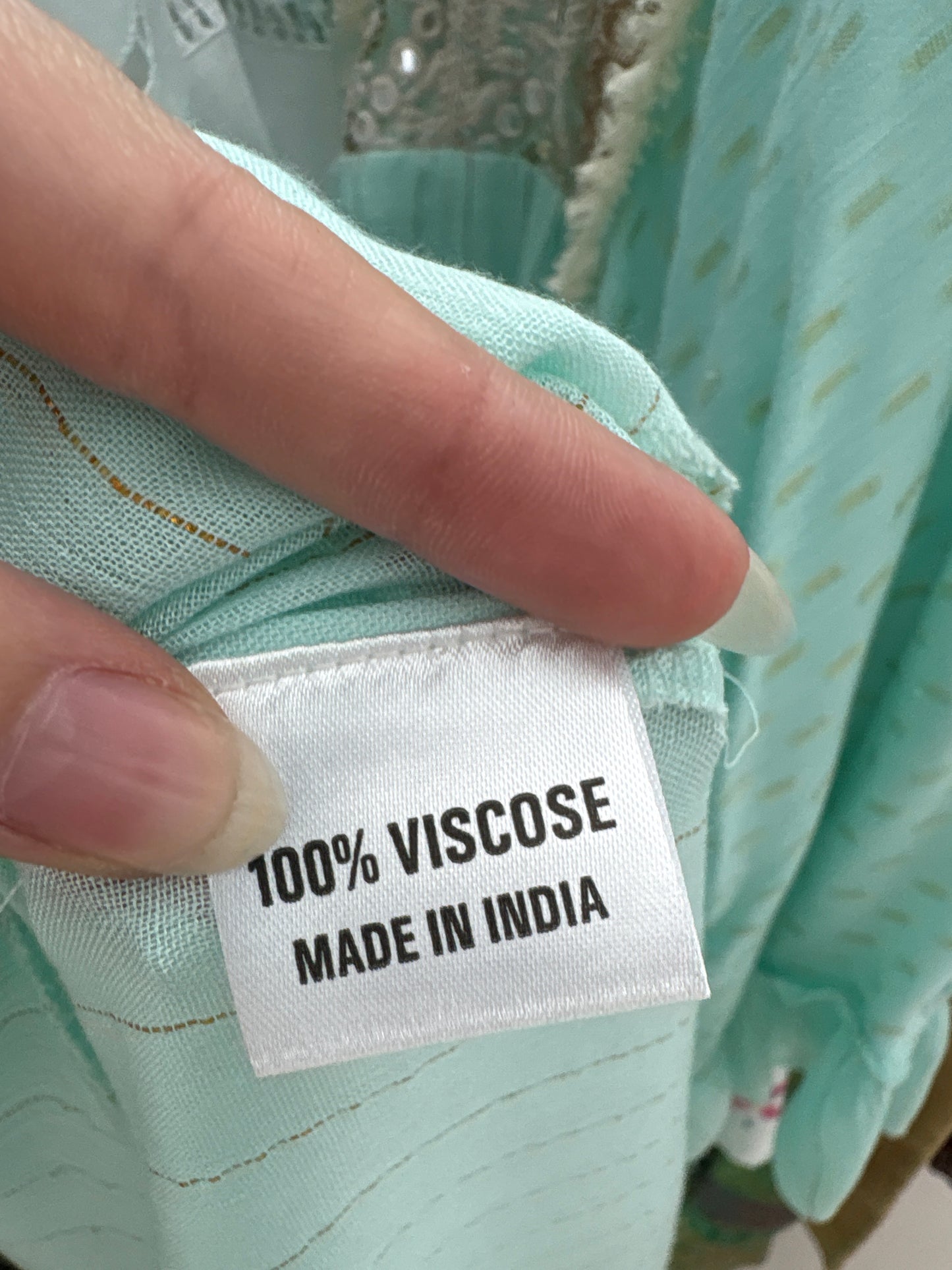 Kaftan boho super vaporos din creppe cu inserții fine aurii și aplicații manuale