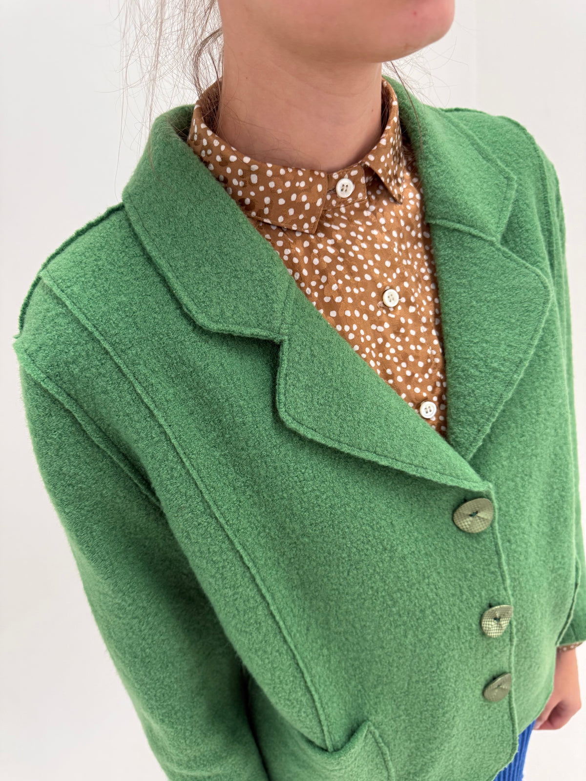 Sacou ultra confort verde din boiled wool in croi clasic ușor cambrat