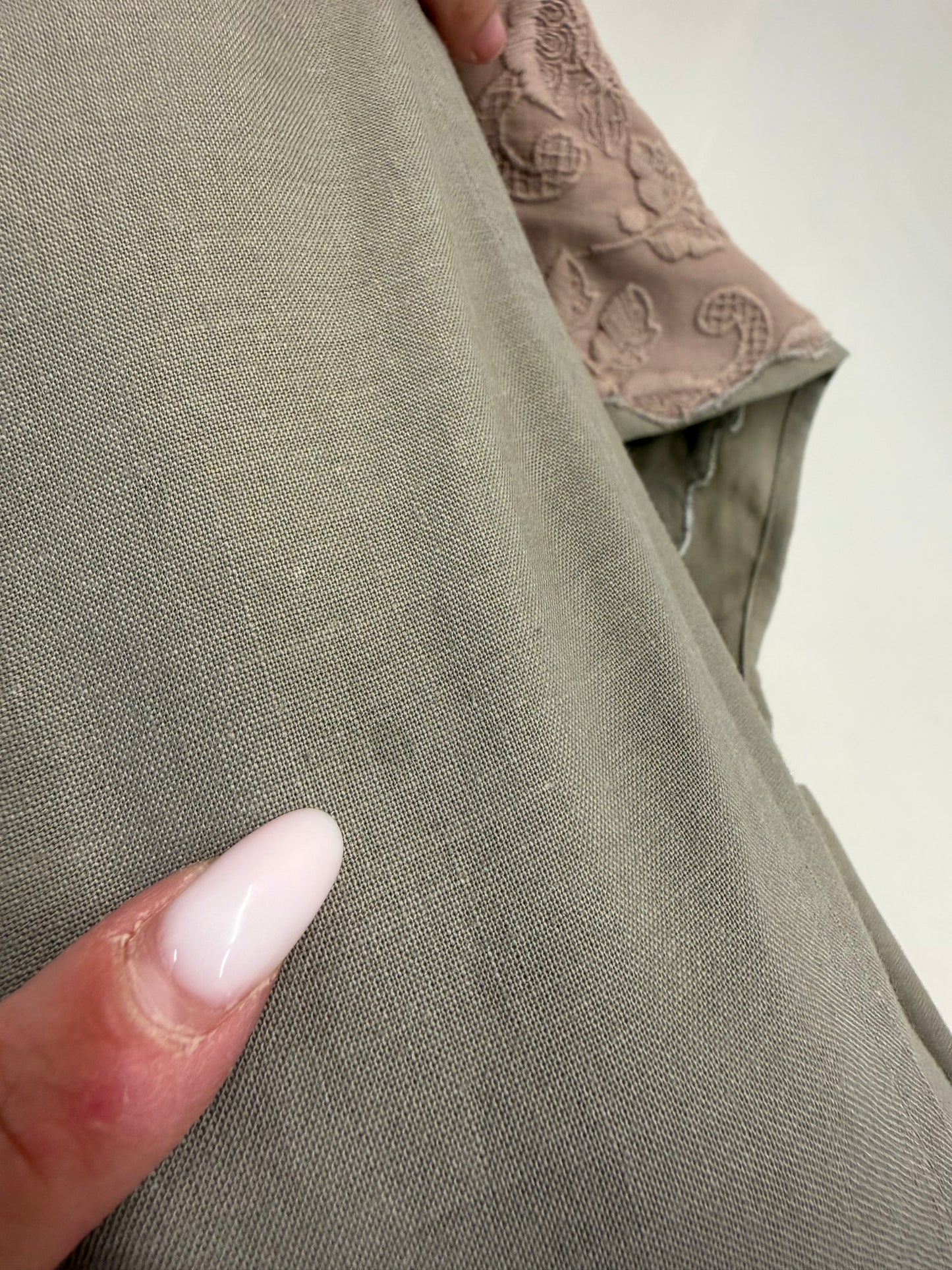 Rochie excepțională maxi din pânză cu broderie powder nouă cu etichetă