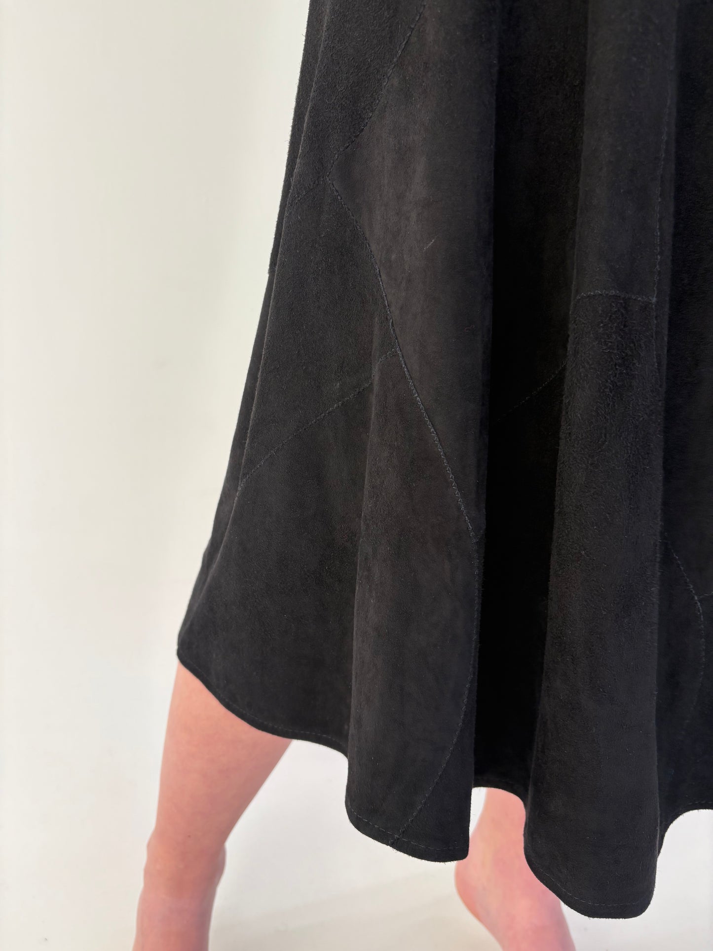 Fustă amplă neagra din piele naturală întoarsă mănușă de la zi la seară