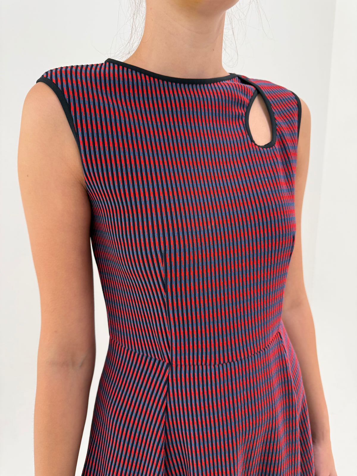 Rochie Max&Co by Max Mara din tricot ribbed ușor structurat în croi modernizat de ani 50