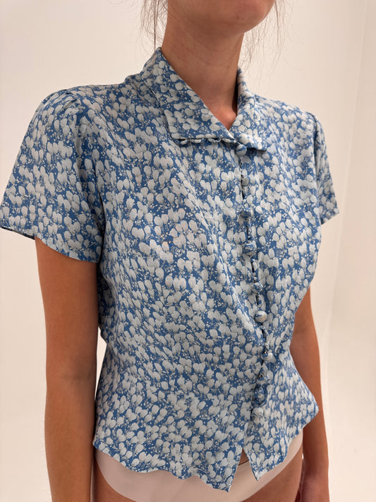 Cămașa vintage cambrata din mătase naturală cu print jeans blue și nasturi îmbrăcați