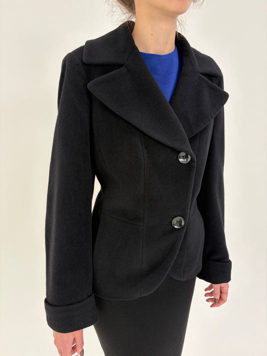 Jacheta cambrata neagră din stofă de lana cu cașmir pufoasă și groasă
