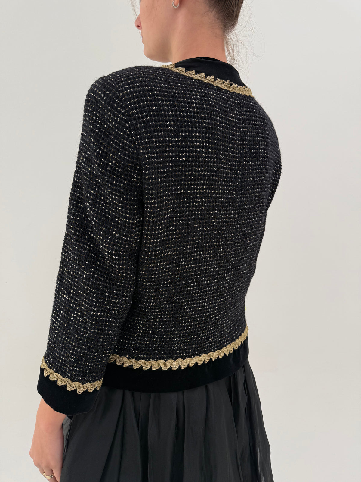 Sacou luxury în stil Chanel Laura Biagiotti din tweed cu nasturi bijuterie