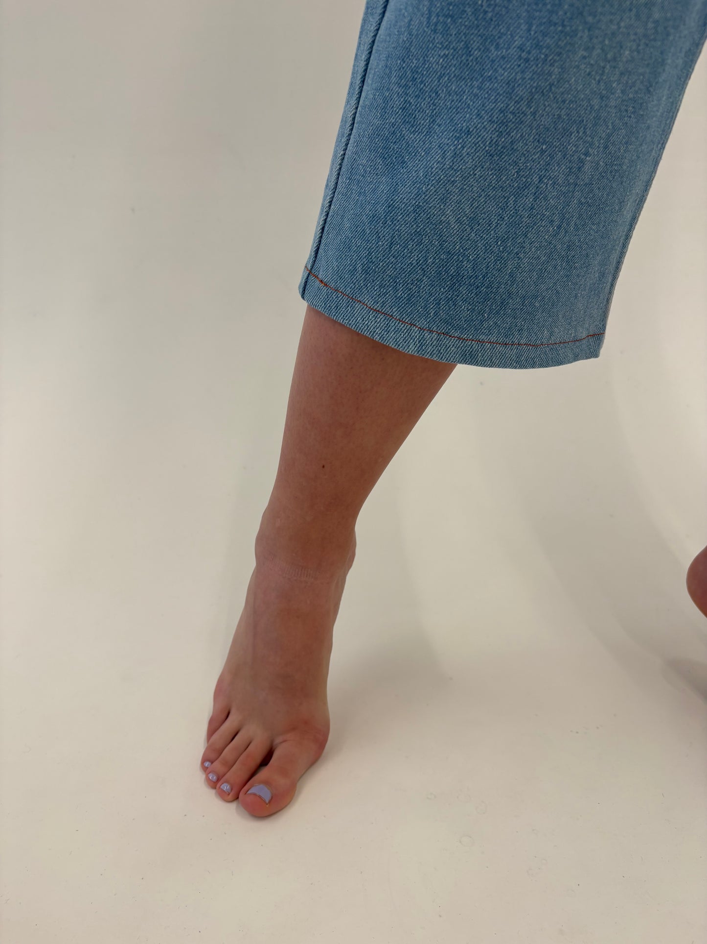 Jeans vintage  Armani petite cu ținuta și talie înaltă mai generoasă