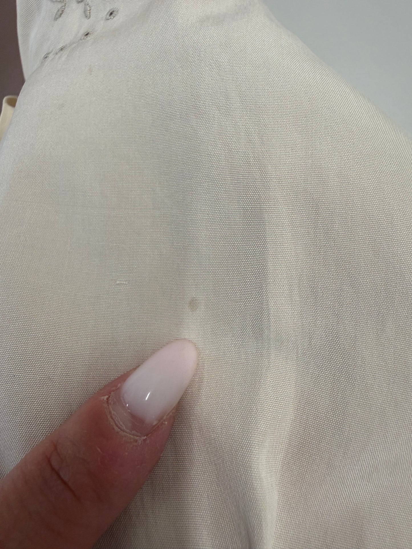 Cămașa vintage bijuterie din mătase naturală cambrata și broderie manuală