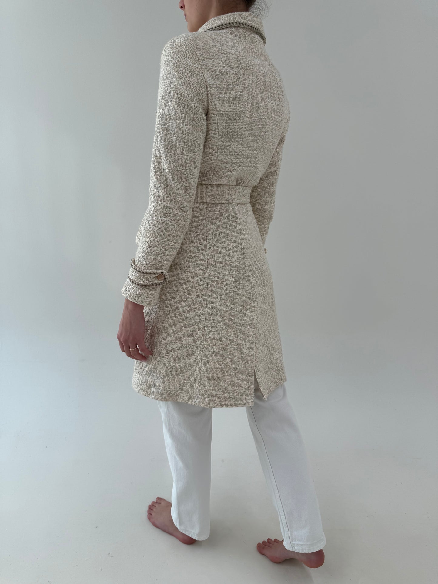 Pardesiu în stil chanel de primăvară light nude din tweed de bumbac cu vascoza