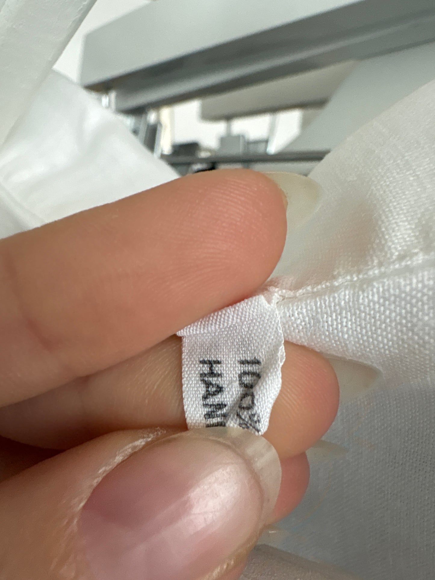 Cămașa din in bijuterie cu broderie manuală excepțională