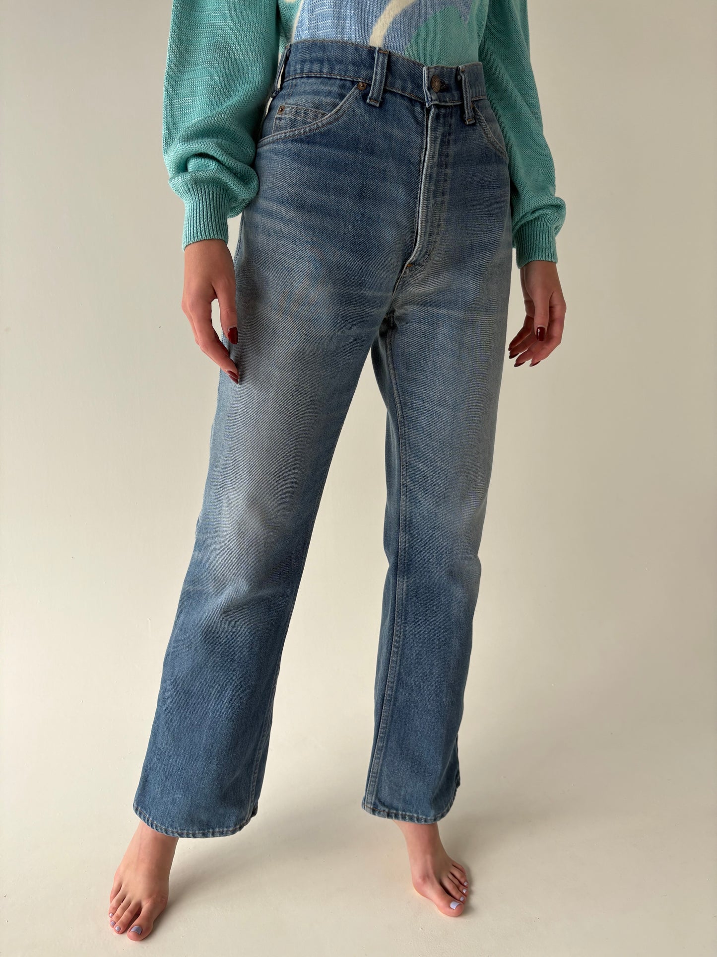 Jeans tall Levi’s plin tall clasic wash evazati cu talie ultra  înaltă