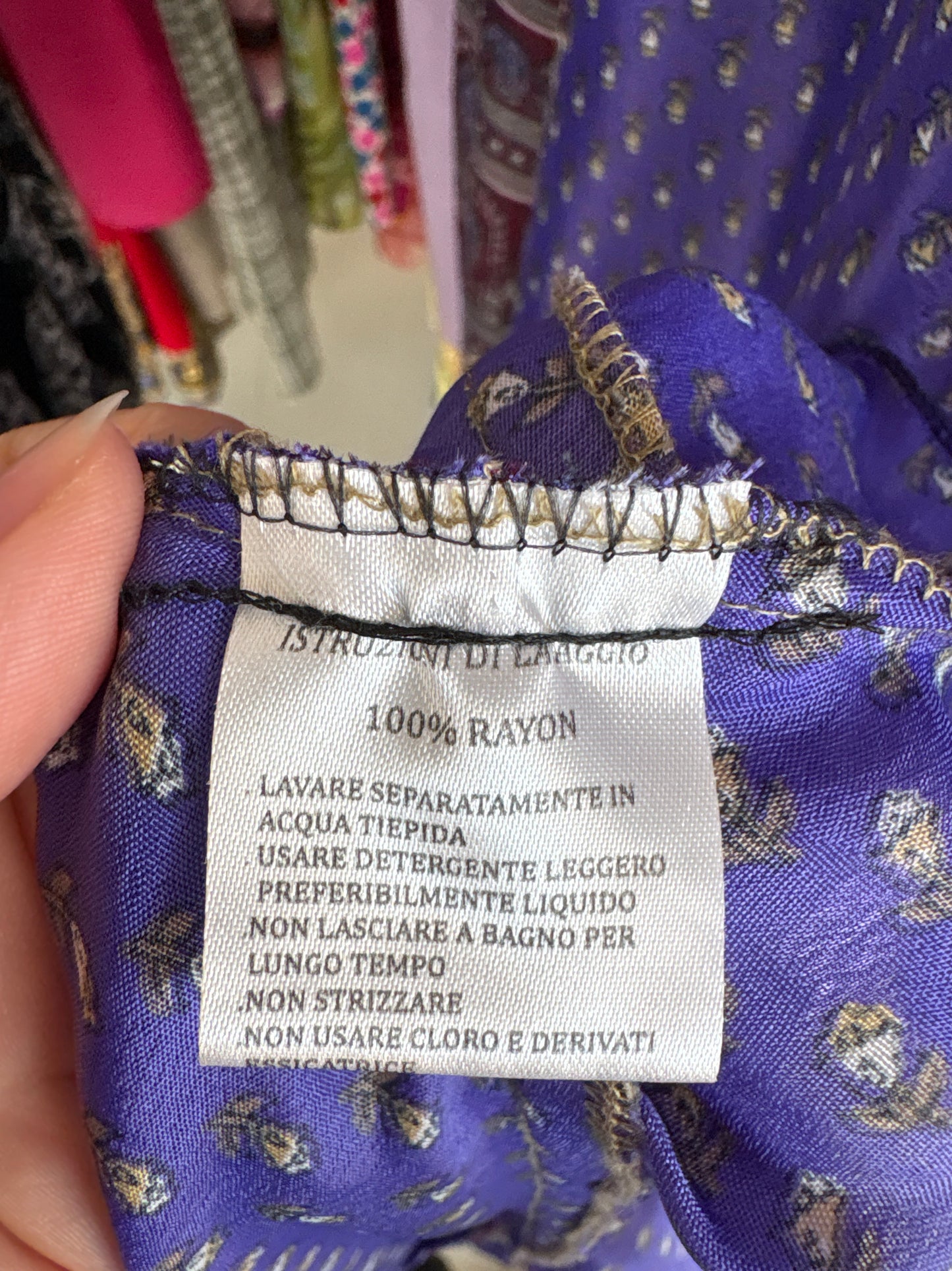 Rochie maxi boho în combinație superbă de culori cu spate elastic