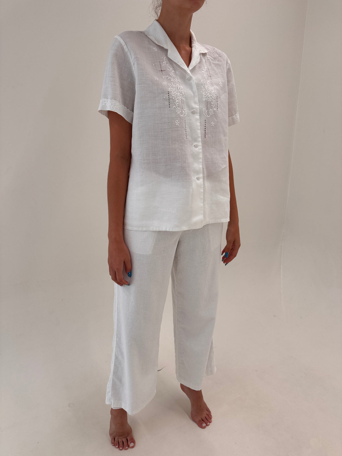 Pantaloni din in petite cu talie reglabilă în croi lejer