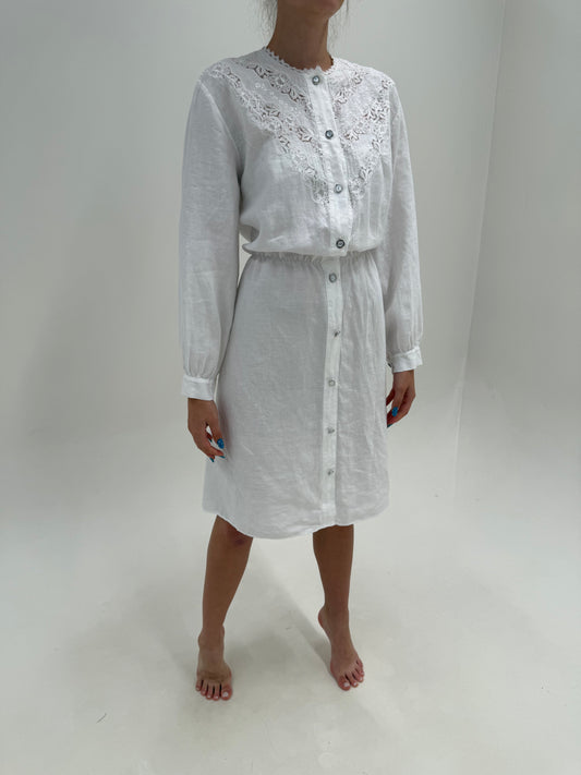 Rochie luxury italiană din cel mai moale in cu dantelă chantily și broderie manuală