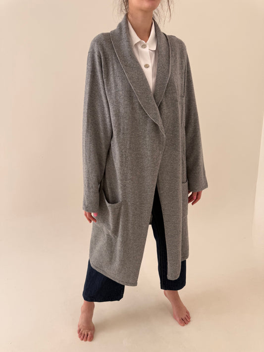 Pardesiu din cașmir silver gray cu revere rotunjite și buzunare