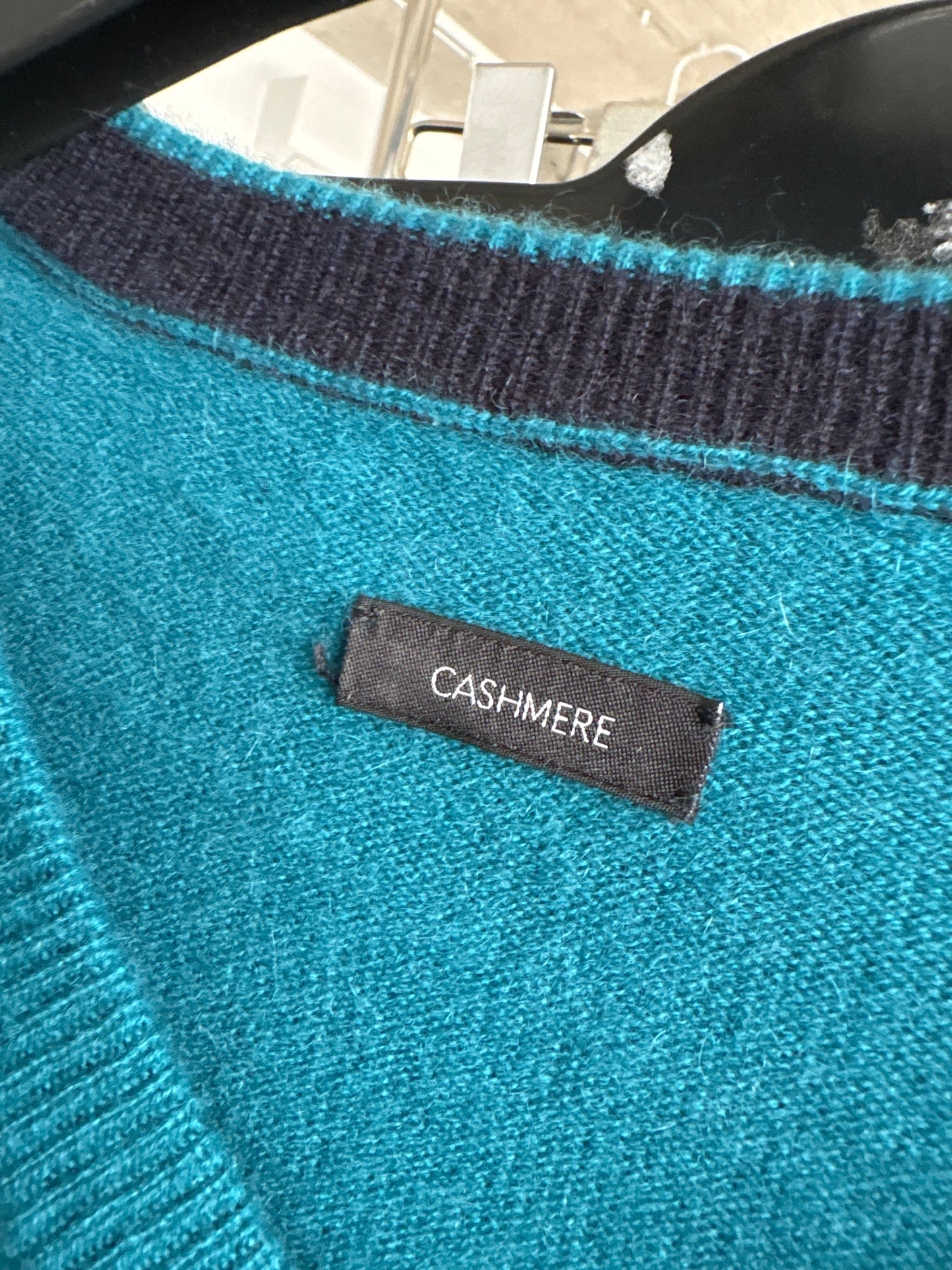 Top din cașmir colorblock crew neck