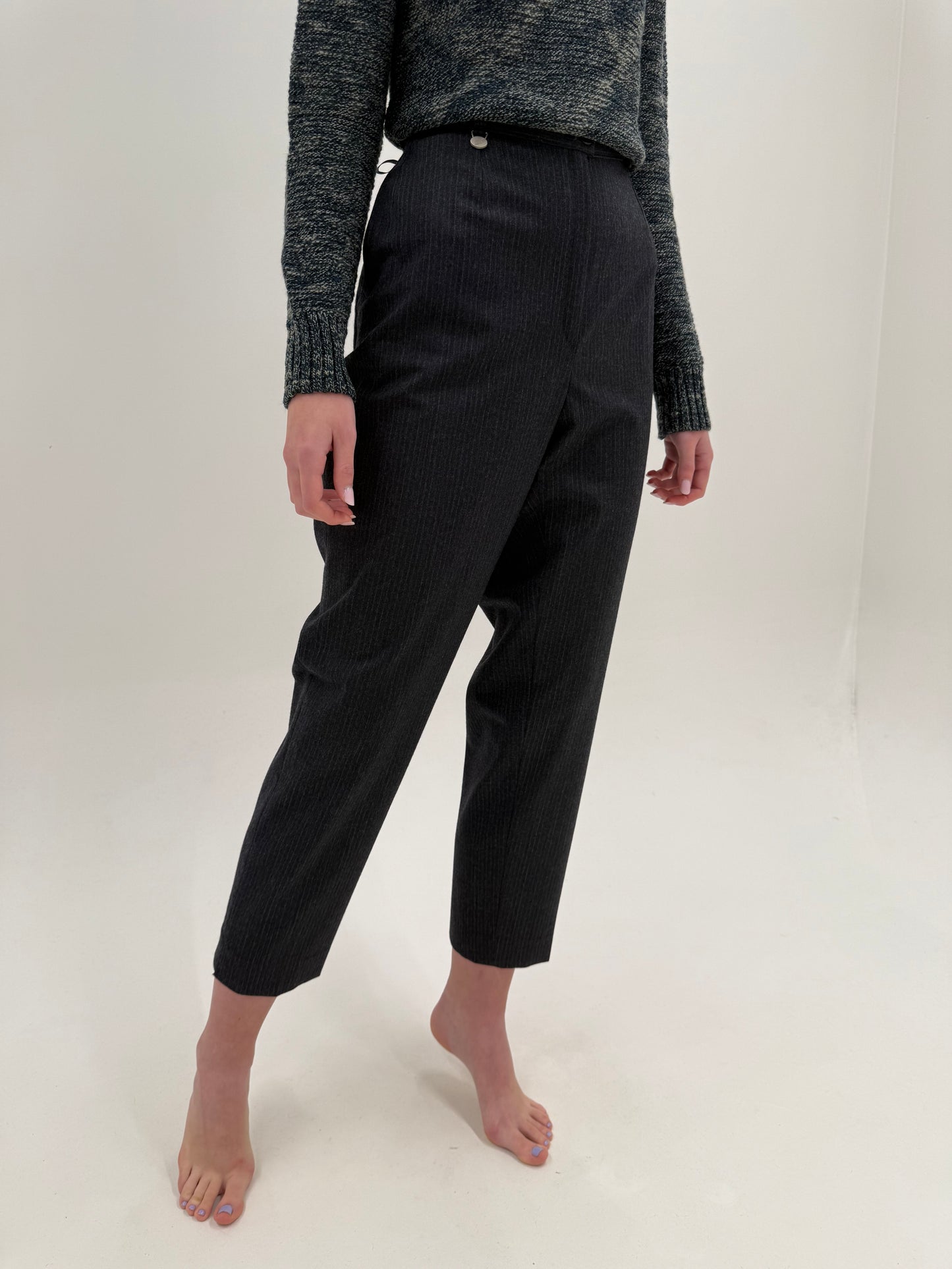 Pantaloni charcoal gray din lana plină cu talie înaltă ușor mai generoasă