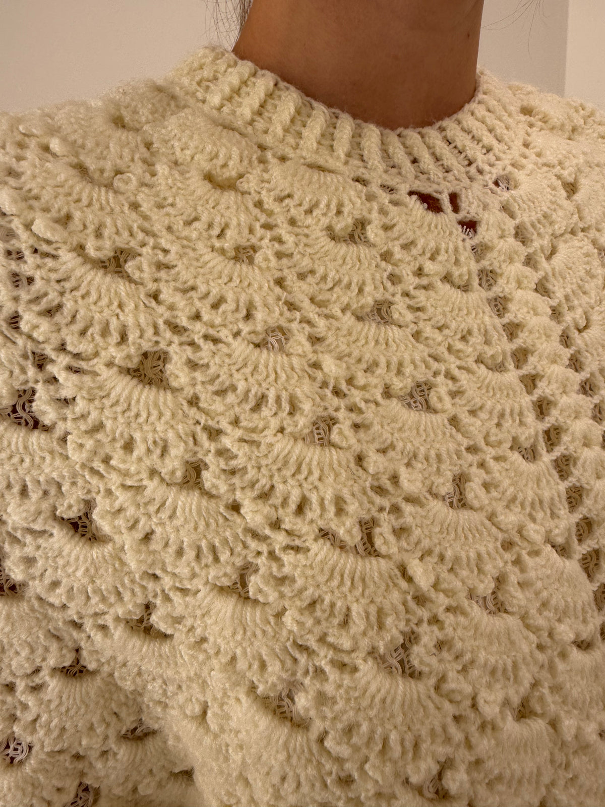 Cardigan vintage ivoire tip capa din lana dantelată lucrat manual