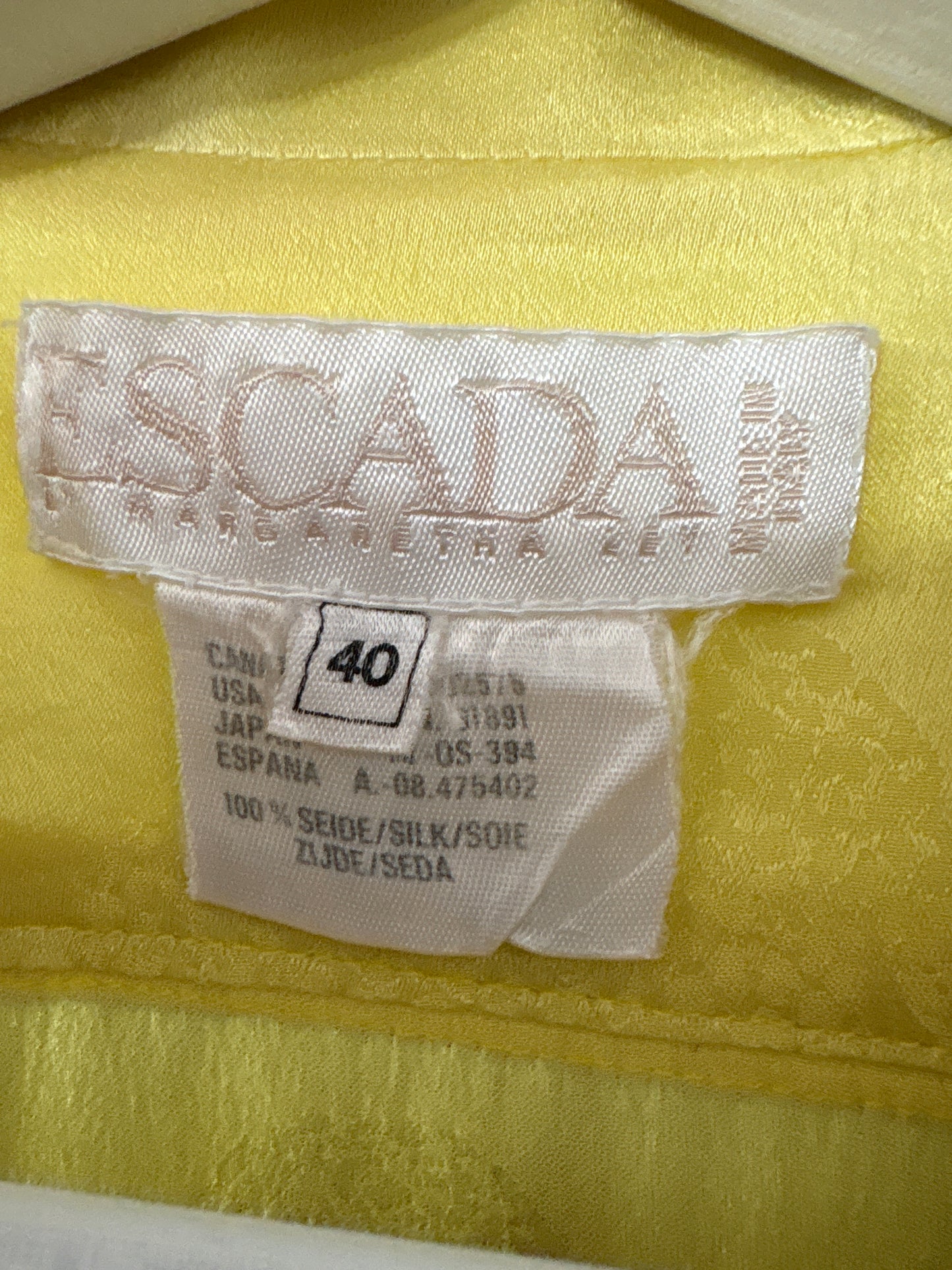 Cămașa Escada lime yellow din mătase naturală în croi retro modern