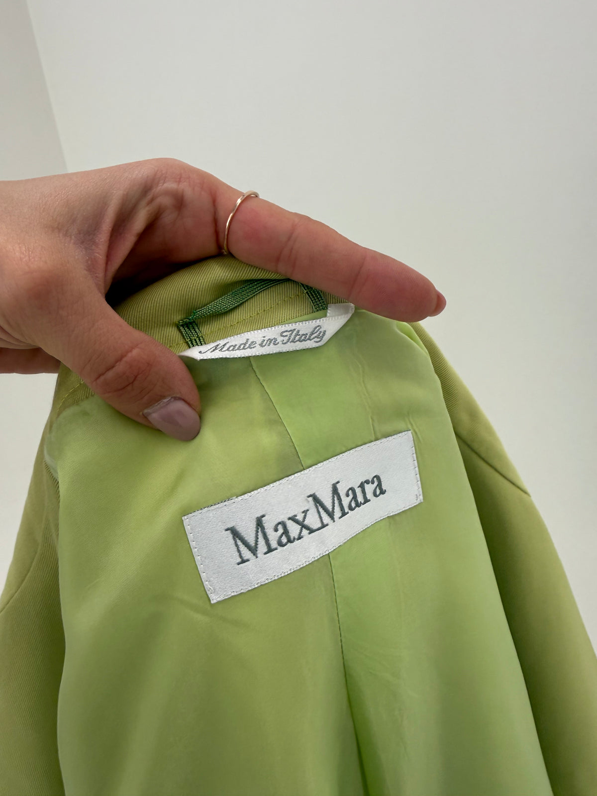Sacou Max Mara petite verde crud din lana pura extrafina subțire în croi ușor cambrat
