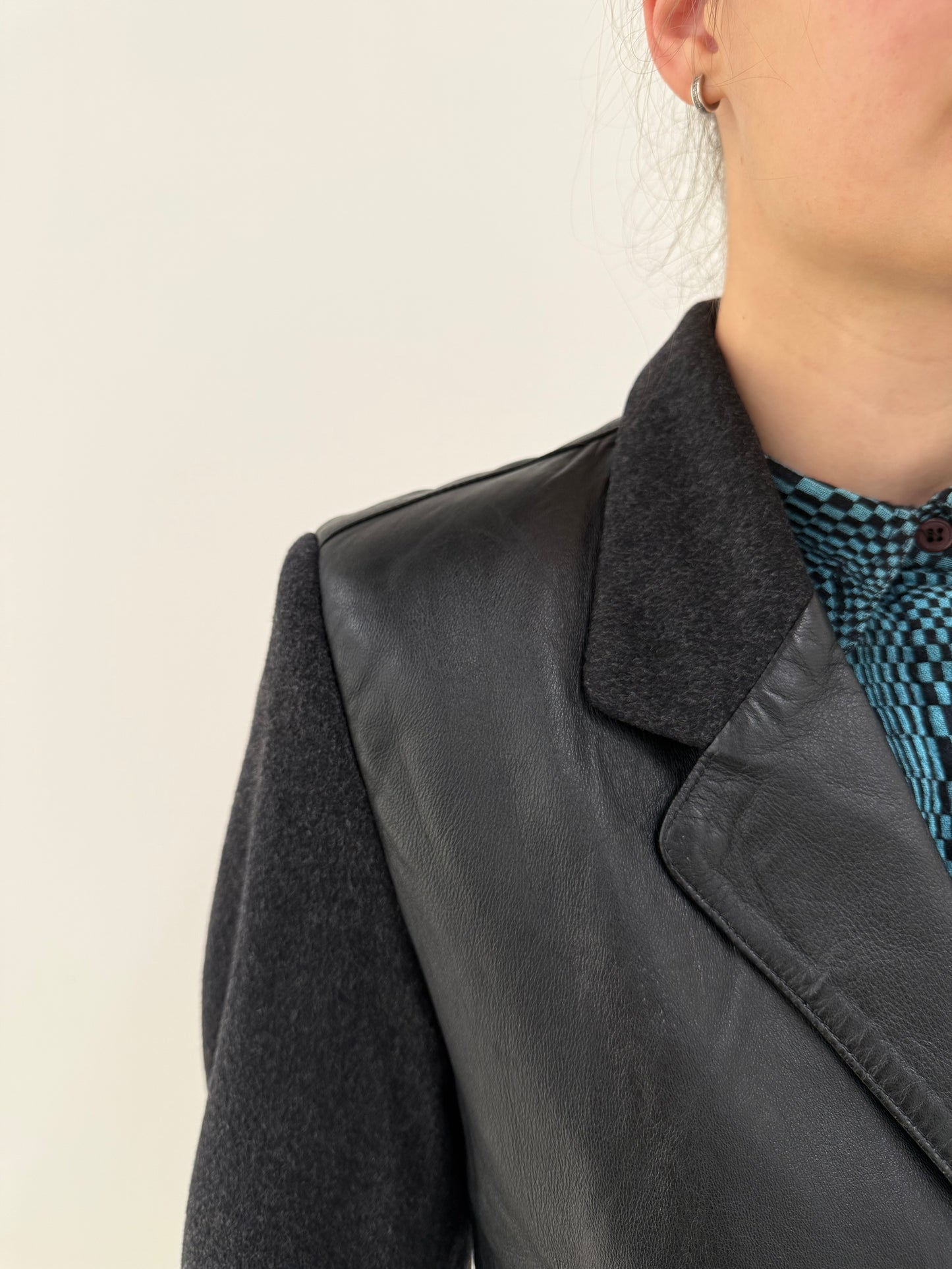 Sacou cambrat Laurel by Escada din piele naturală și lana extrafina