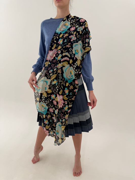 Eșarfă din mătase naturală cu print floral superb