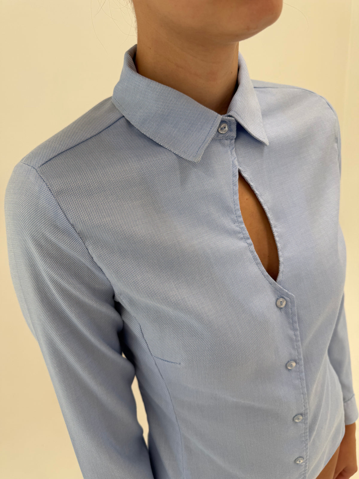 Cămașa Nara Camicie baby Blue din jacquard excepțional de bumbac în croi chic