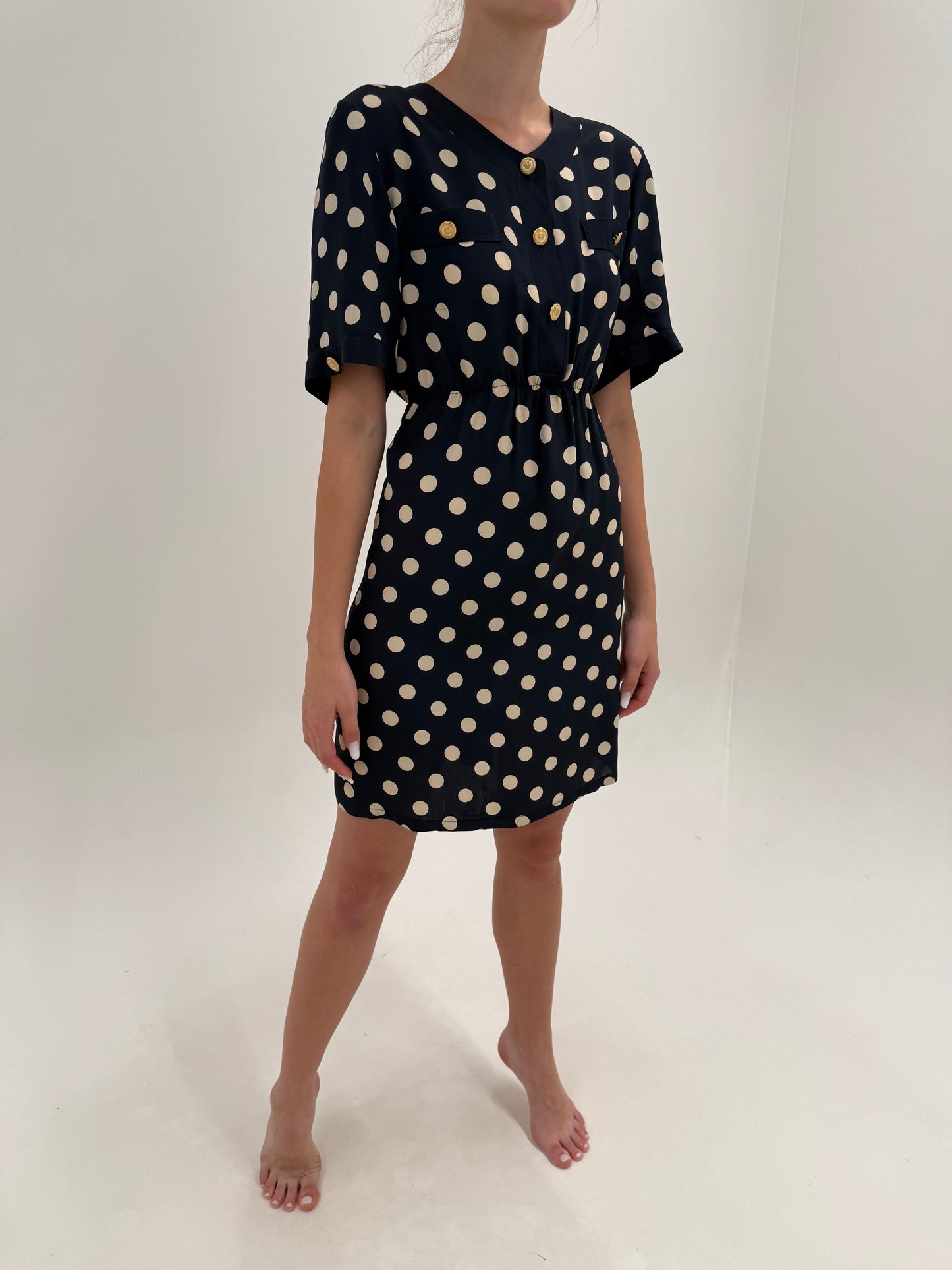 Rochie italiană de designer cu buline și nasturi metalici aurii din mătase naturală