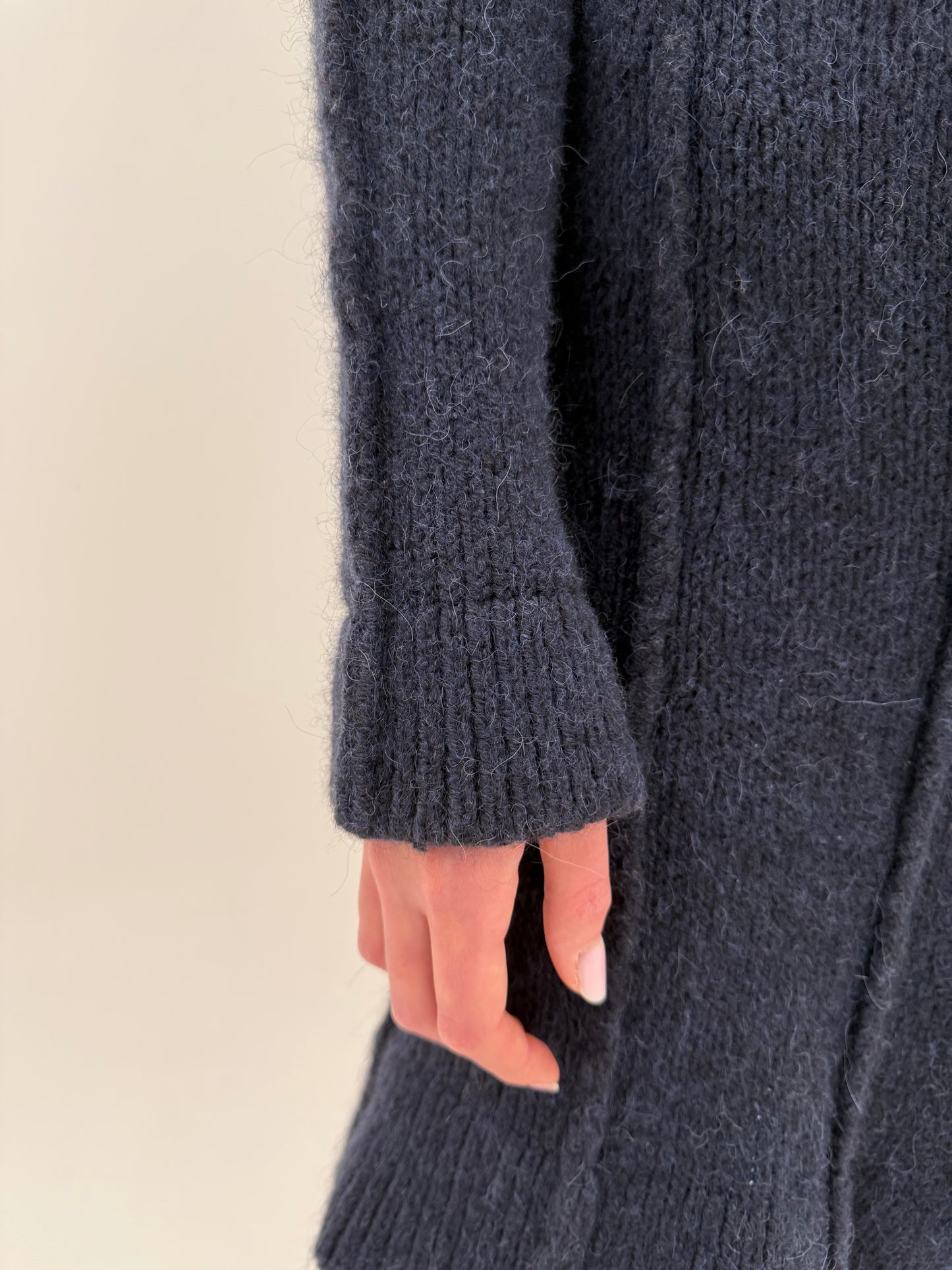 Cardigan lung / rochie cambrata din lana și baby mohair cu închidere dublă