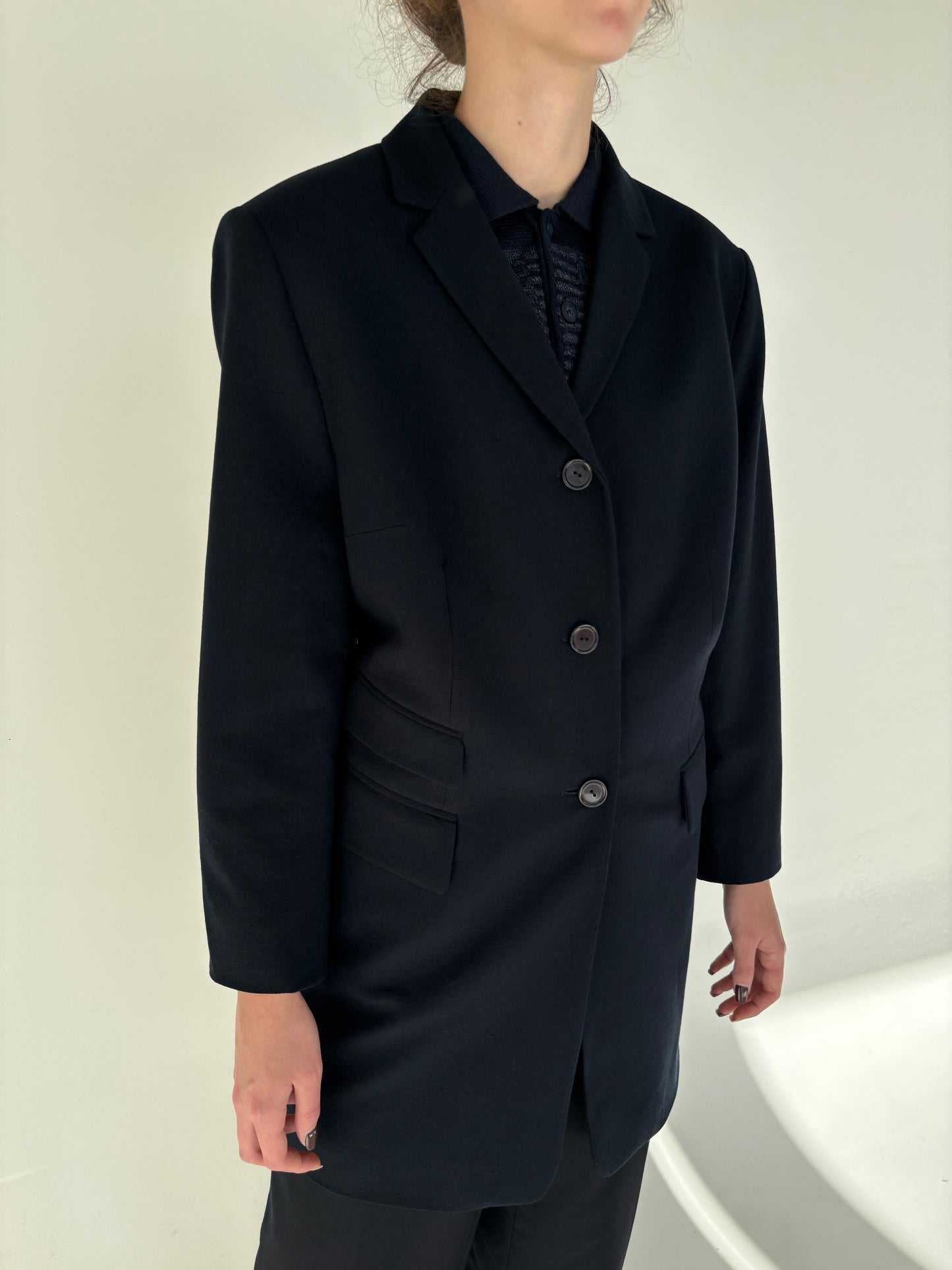Pardesiu Navy ușor cambrat în croi lung din lana extrafina