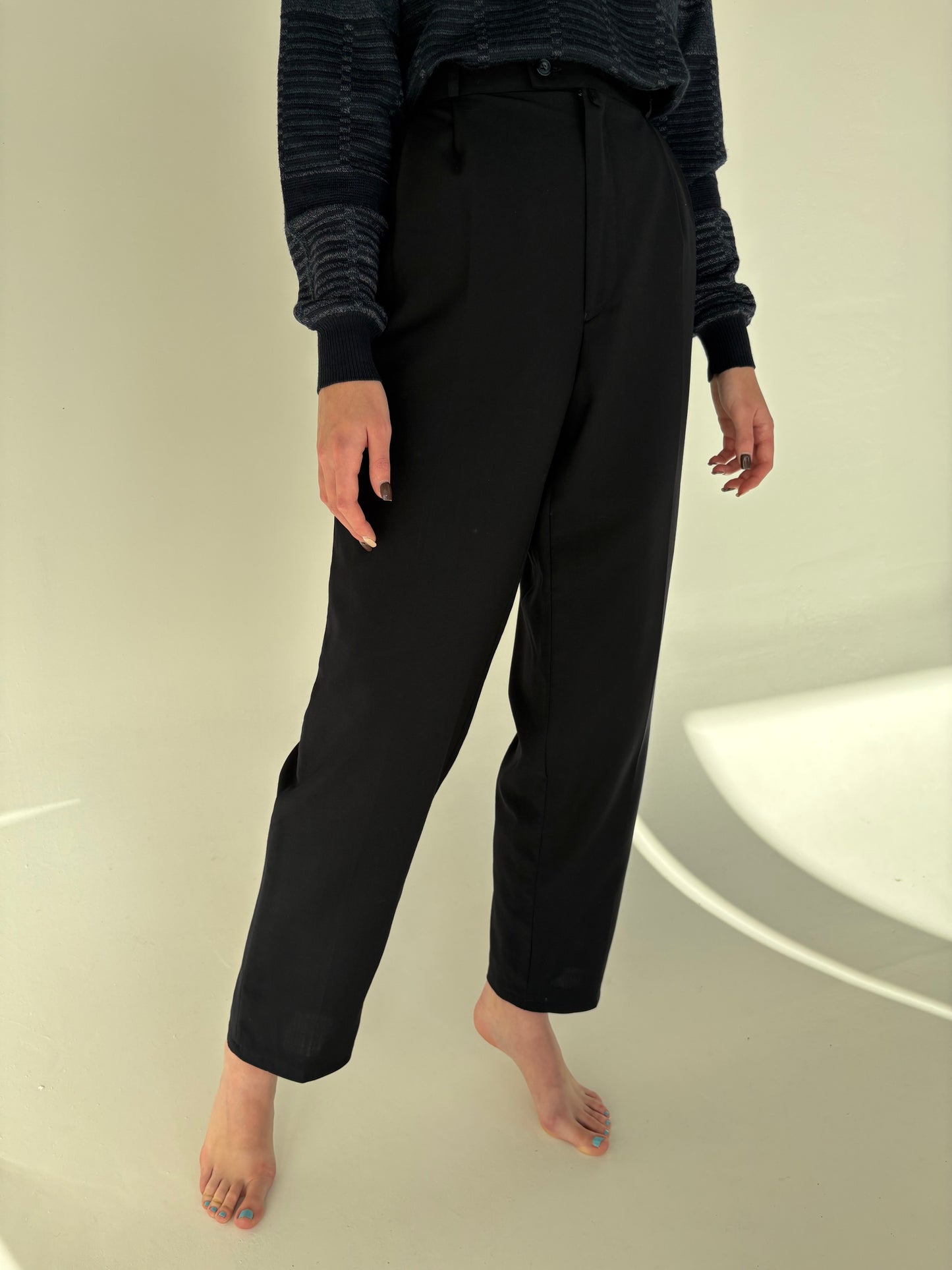 Pantaloni tall Navy cu talie ultra înaltă și pense din lana extrafina