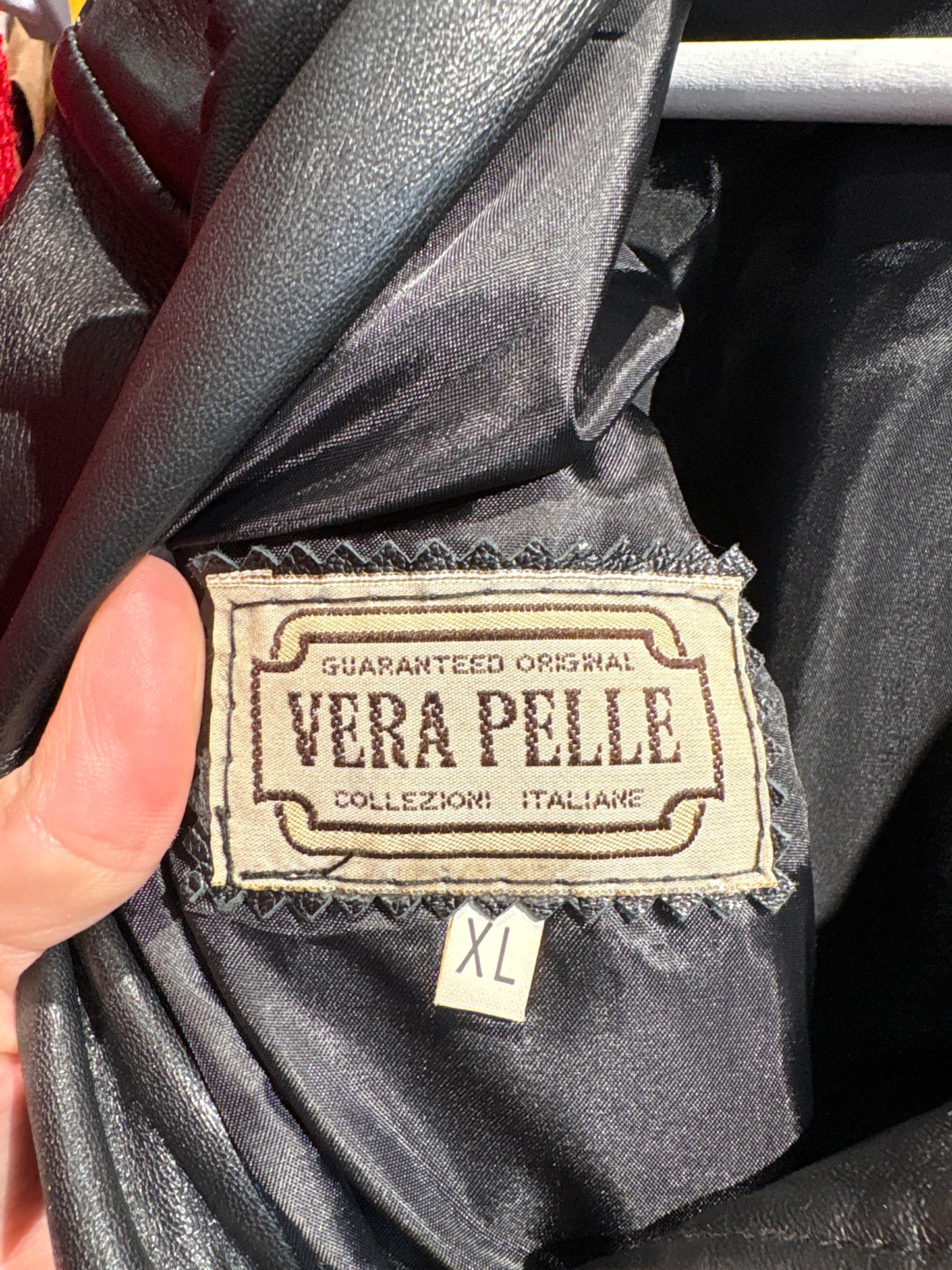 Trench vintage italian negru din piele naturală extrem de moale cu talie marcată