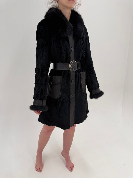 Blană naturală neagră cu guler de vulpe și inserții din piele naturală