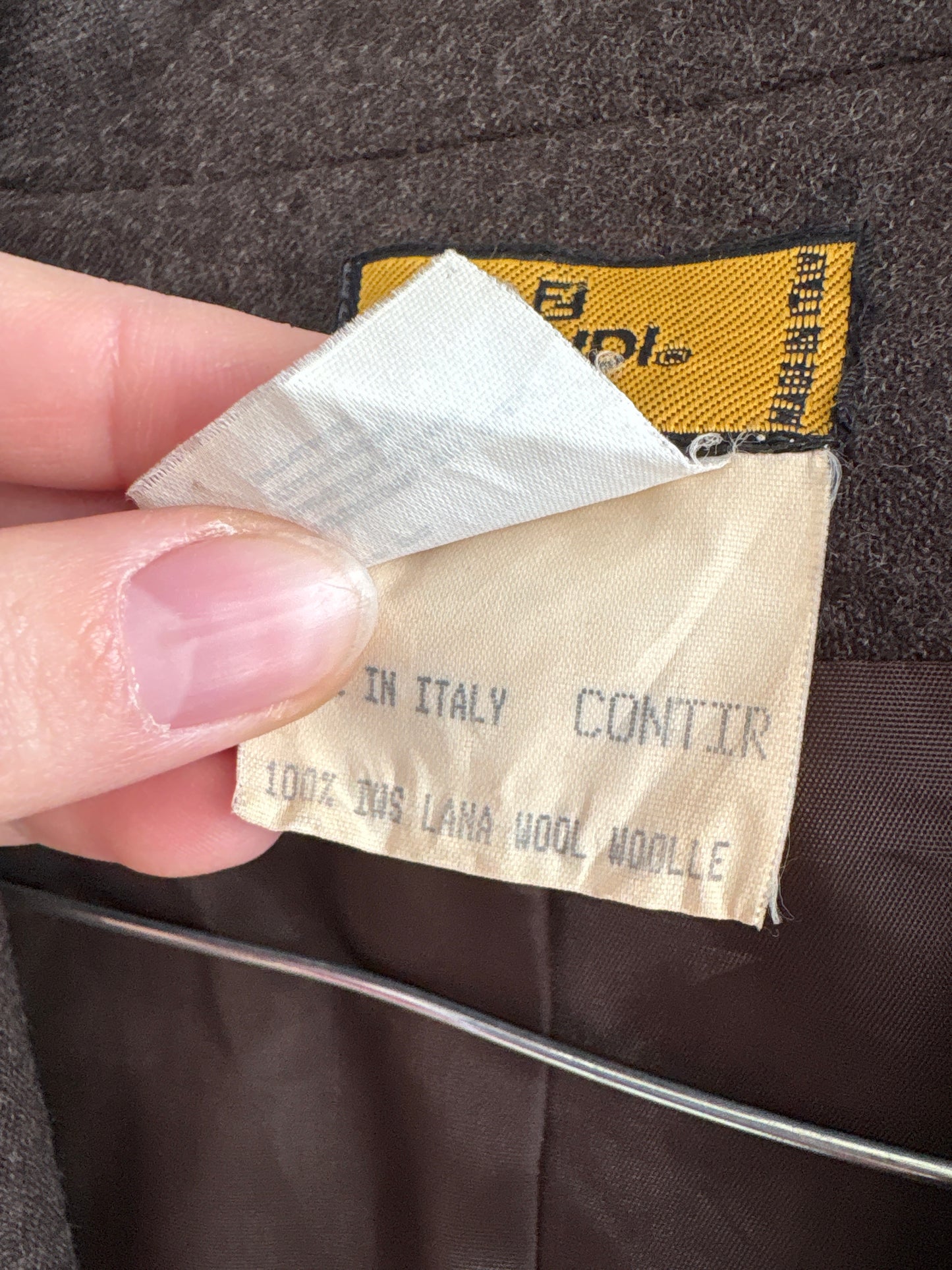 Sacou Fendi cambrat cu aplicații 3D taupe brown