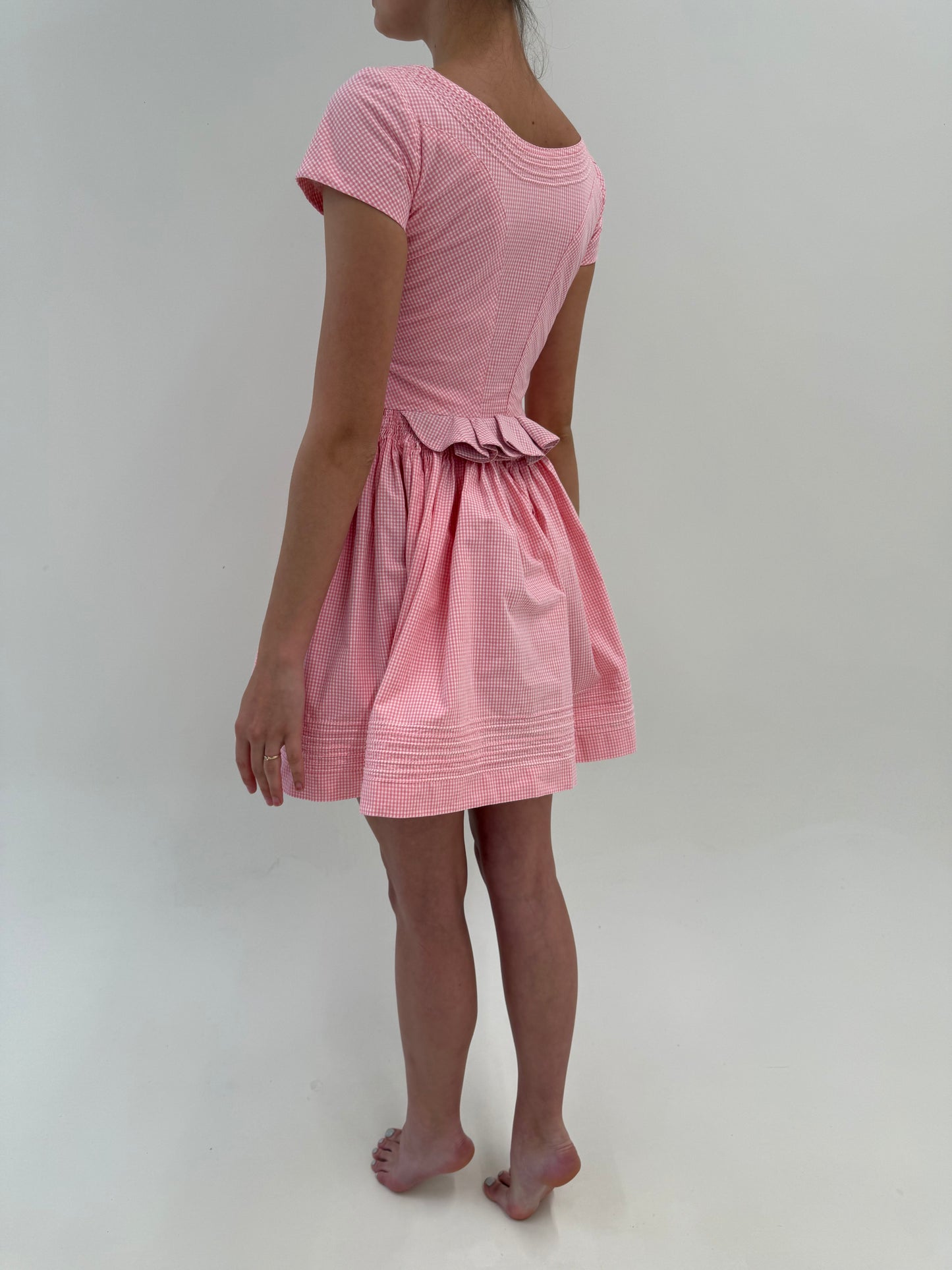 Rochie vintage ultra cambrata cu corsaj cu fusta super amplă și croi deosebit la spate