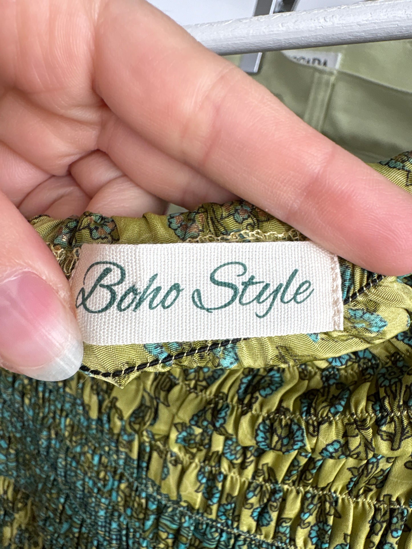 Rochie boho din 70% mătase naturală în nuanțe superbe cu mâneci evazate