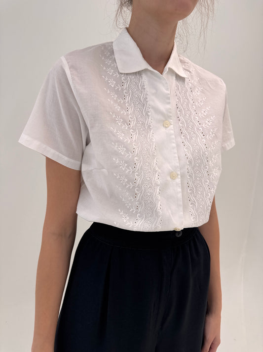 Cămașa vintage cu broderie anglaise excepțională din cel mai fin bumbac
