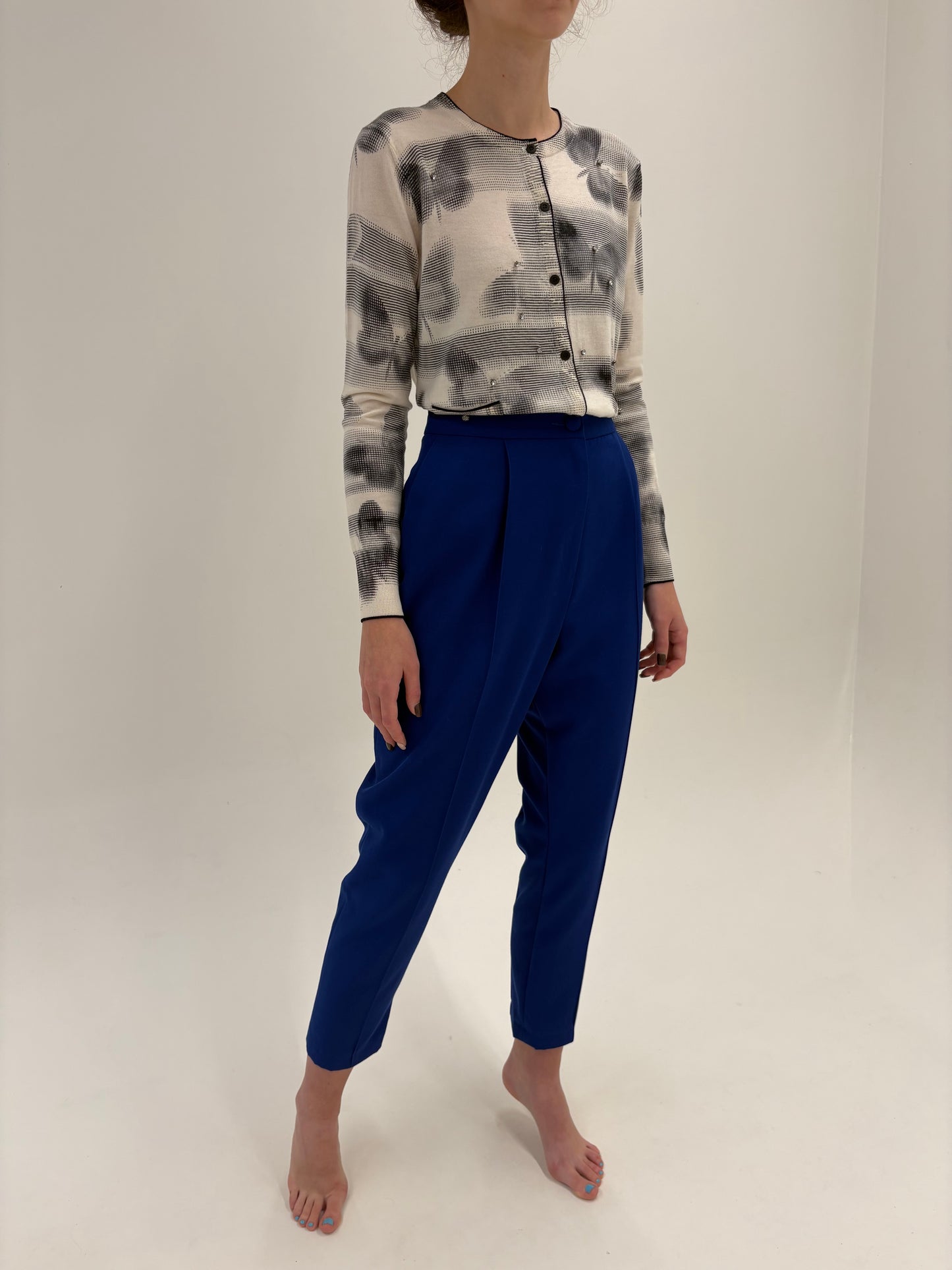 Pantaloni albastru regal cu talie ultra înaltă și pense din lana extrafina